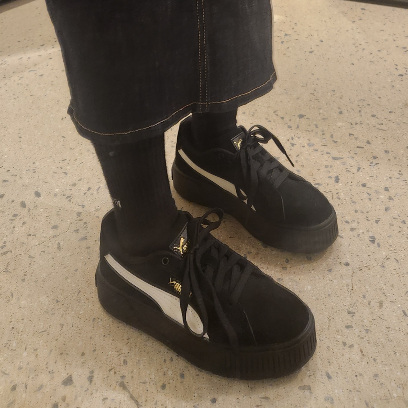 Puma Karmen Black Warm White 착용 스타일