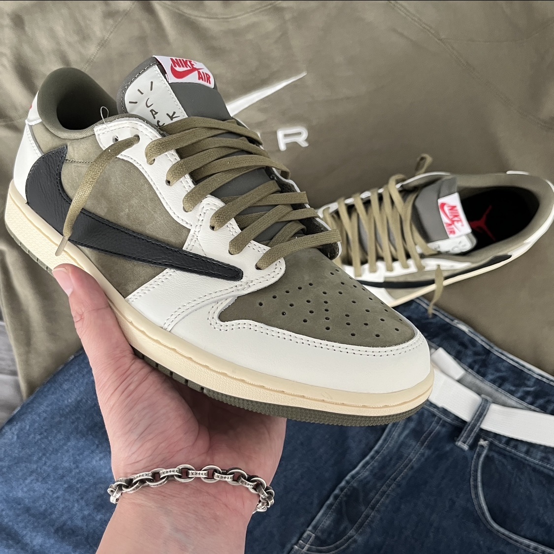 Jordan 1 x Travis Scott Retro Low OG SP Reverse Olive, Supreme x Nike Denim Short Indigo - 24SS 착용 스타일 - 3