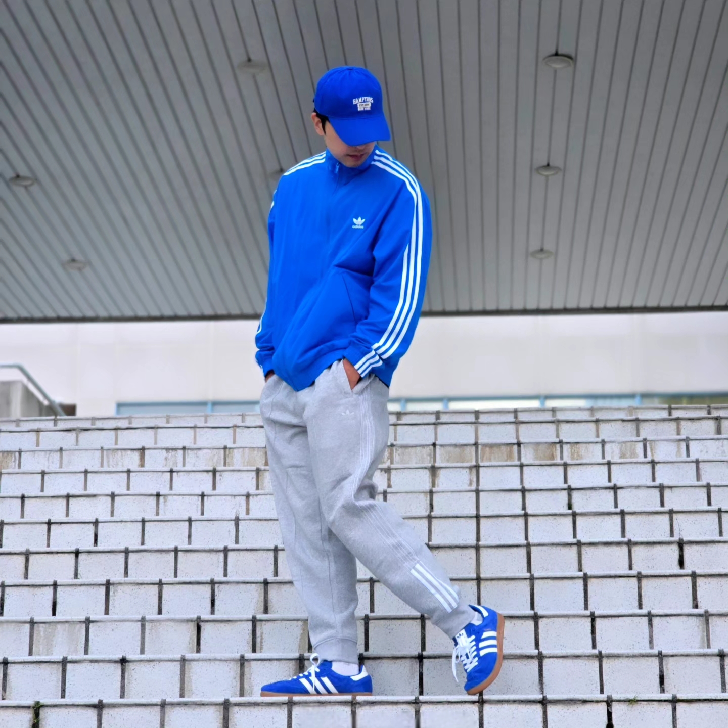 Adidas Adicolor Woven Firebird Track Top Blue Bird  - KR Sizing, Adidas Adicolor Woven Firebird Track Top Blue Bird  - US Sizing 착용 스타일 - 7
