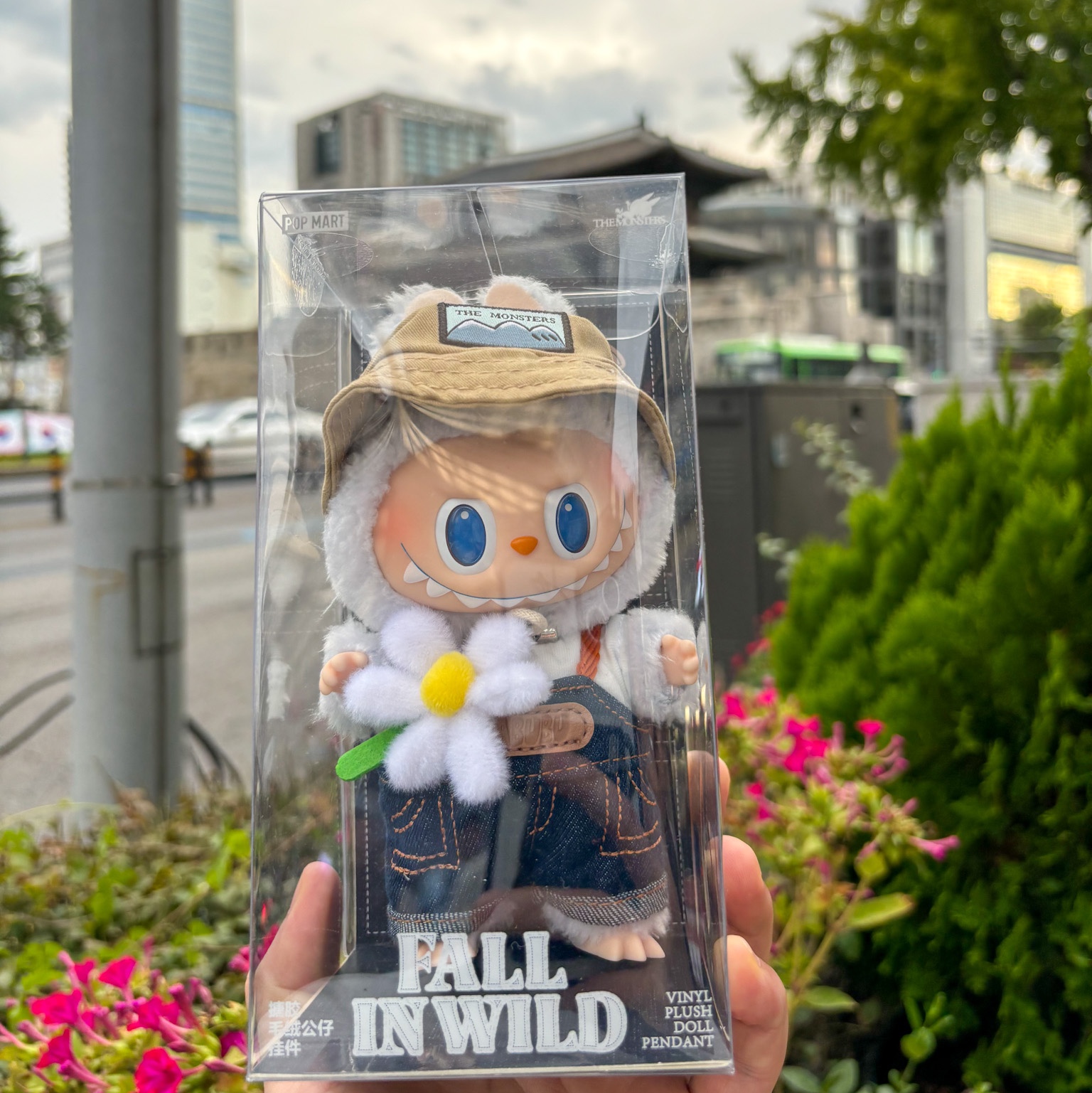 Pop Mart Fall In Wild Labubu Series Toy Keyring 착용 스타일