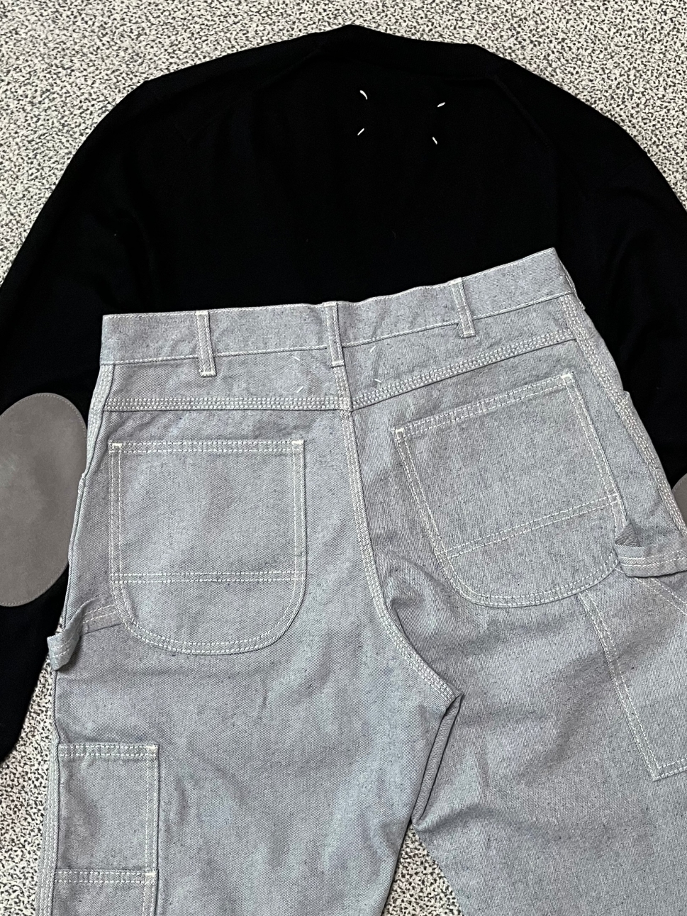 Maison Margiela Cashmere Cardigan Navy 착용 스타일