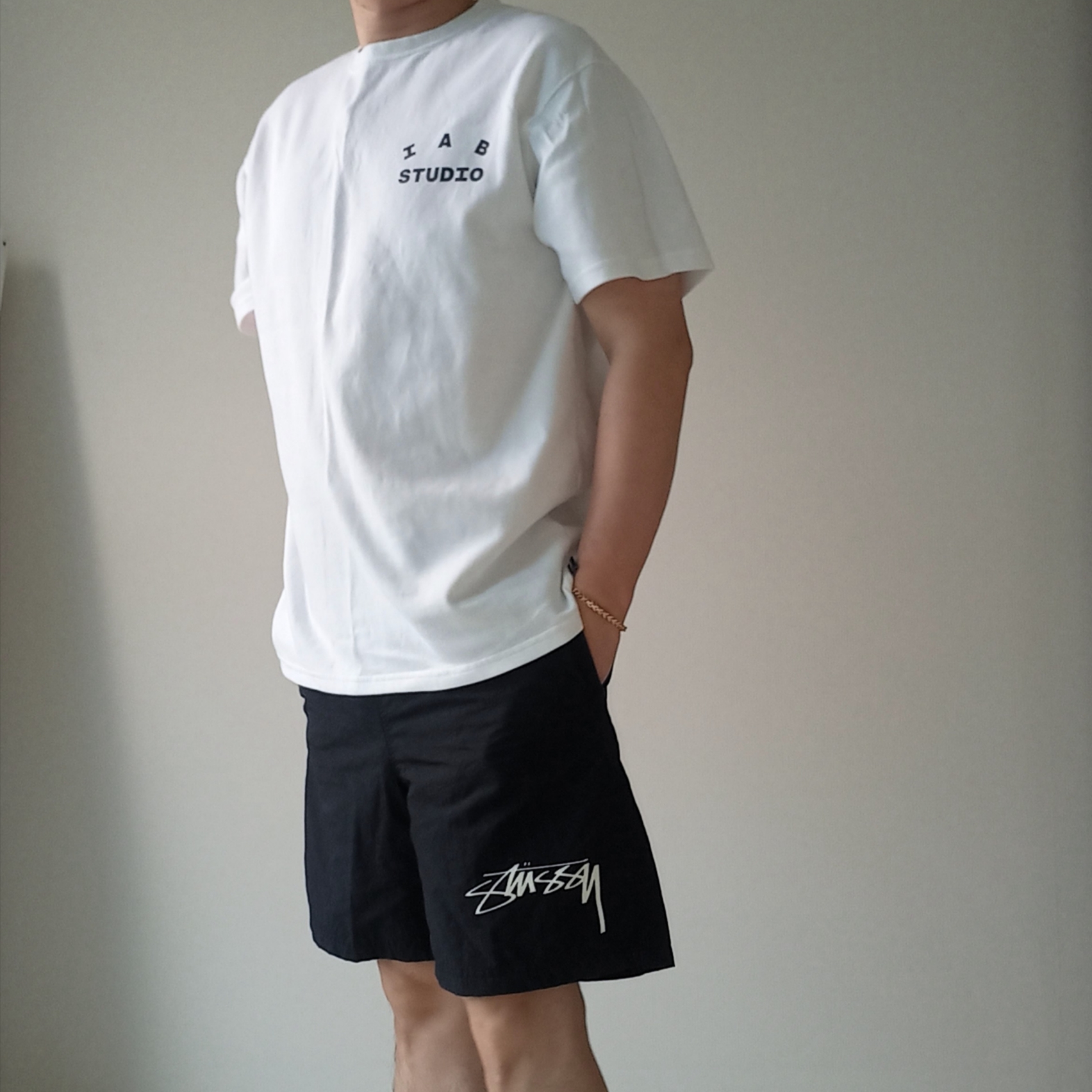 IAB Studio T-Shirt White - 23FW, Nike x Stussy Shorts Black (FJ9167-010) 착용 스타일 - 2