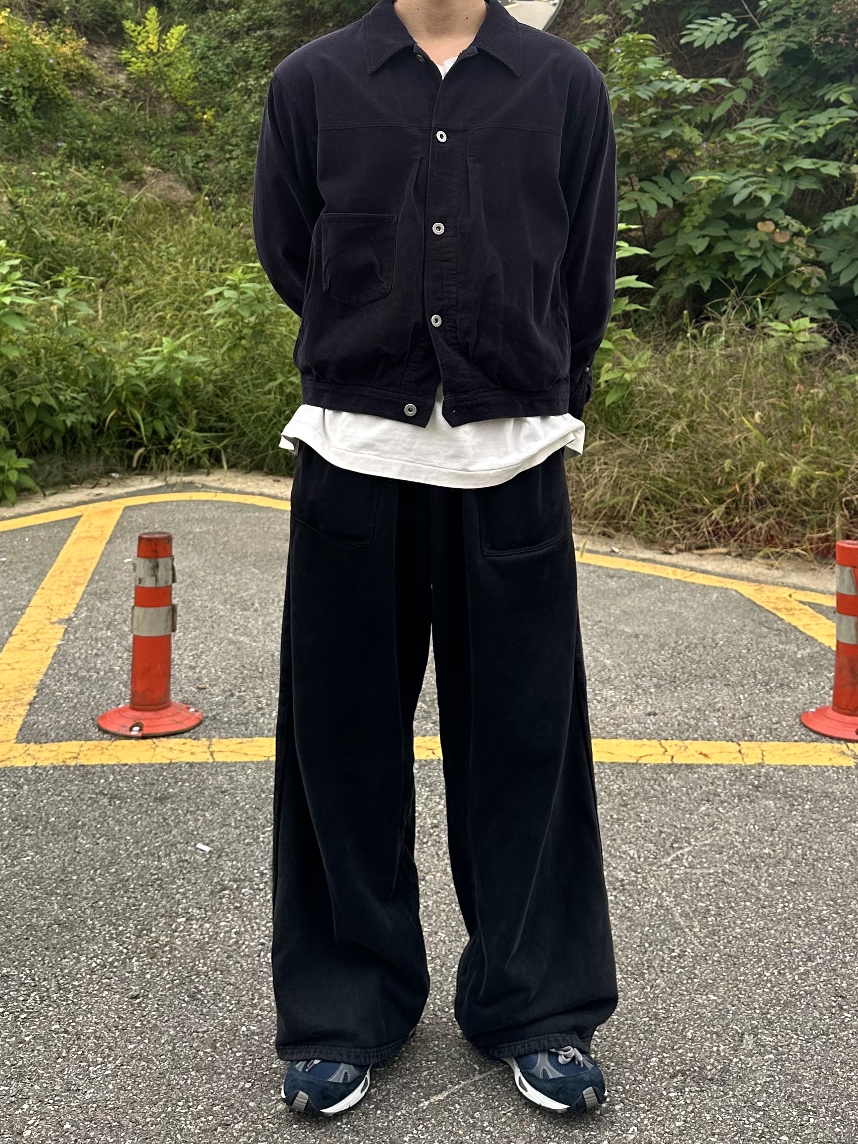 Polyteru 1011 Fatigue Sweatpants 1.2v Bleached Black, New Balance 991 Made in UK Navy 착용 스타일
