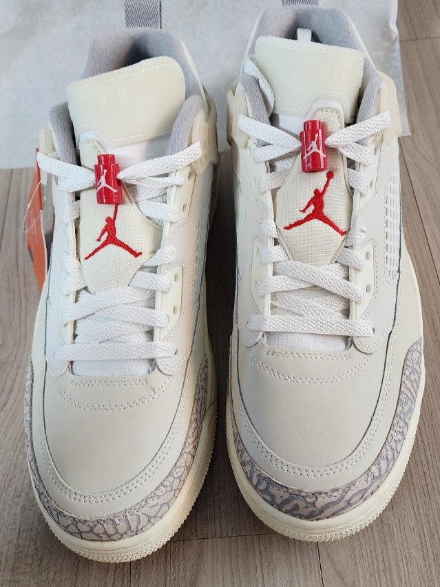 Jordan Spizike Low Coconut Milk Smoke Grey 착용 스타일