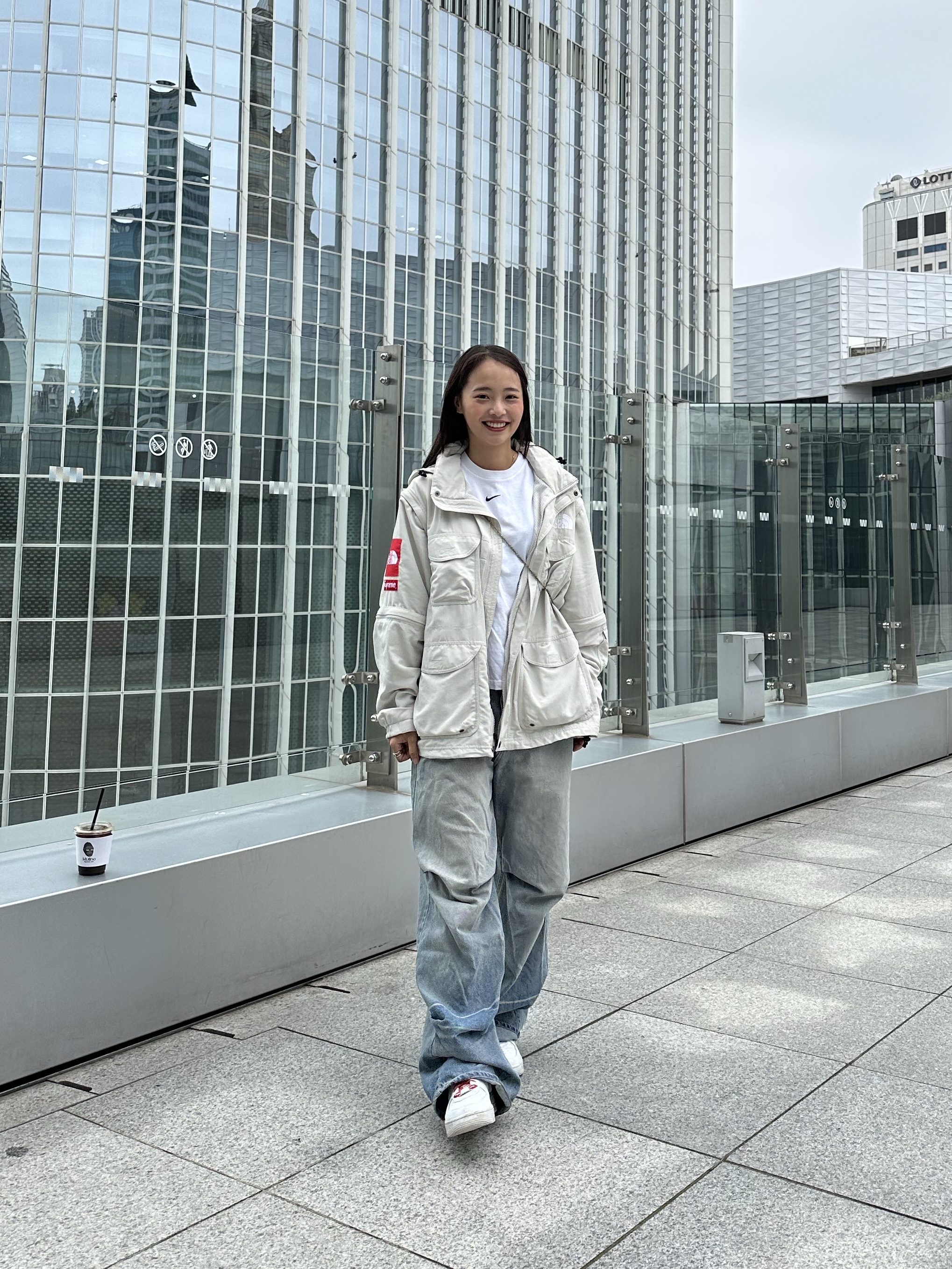 Nike x Supreme Air Force 1 Low White, Supreme x The North Face Trekking Convertible Jacket Stone - 22SS 착용 스타일 - 4