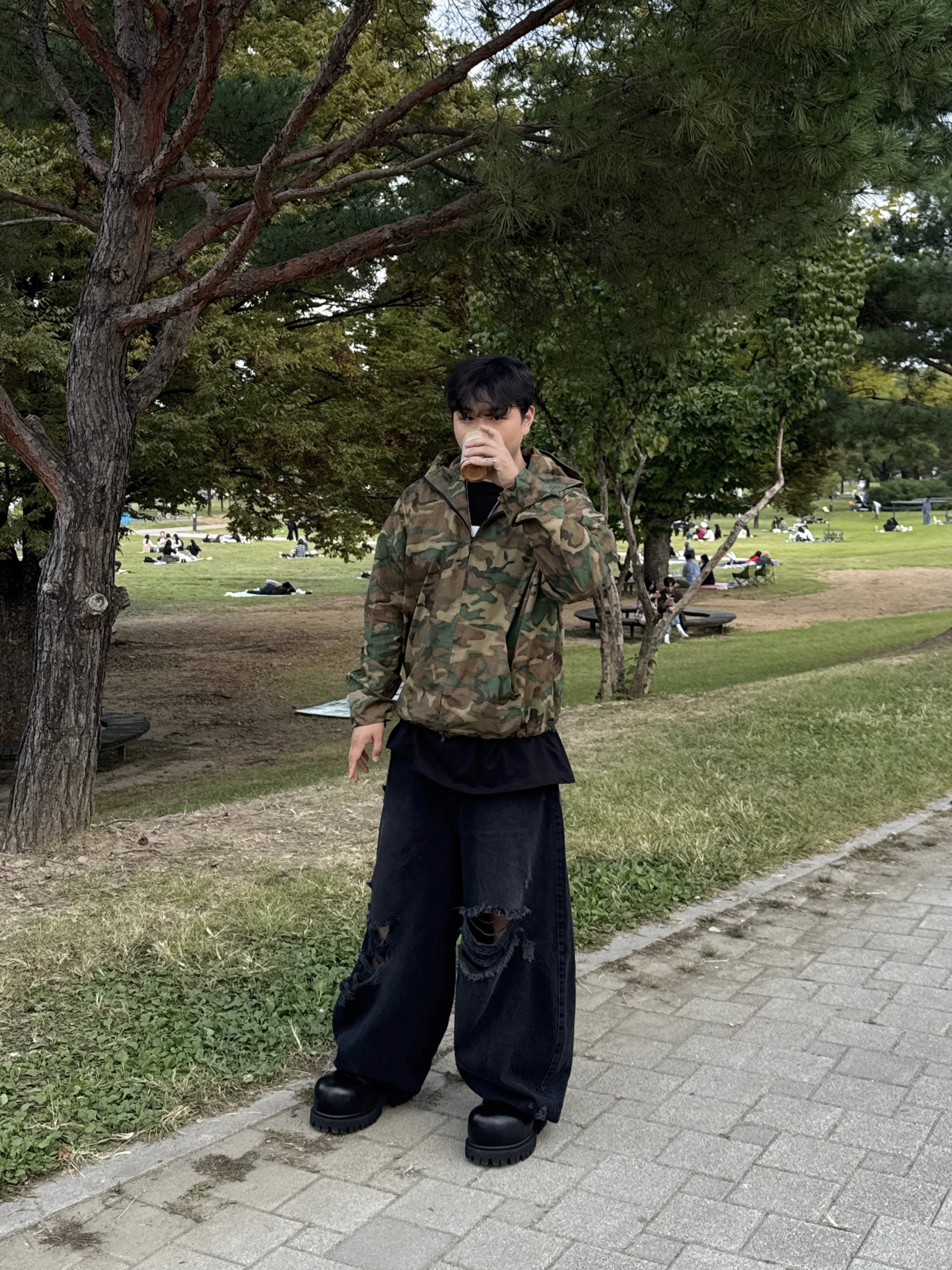 Nonnod Zip Jacket Camo 착용 스타일