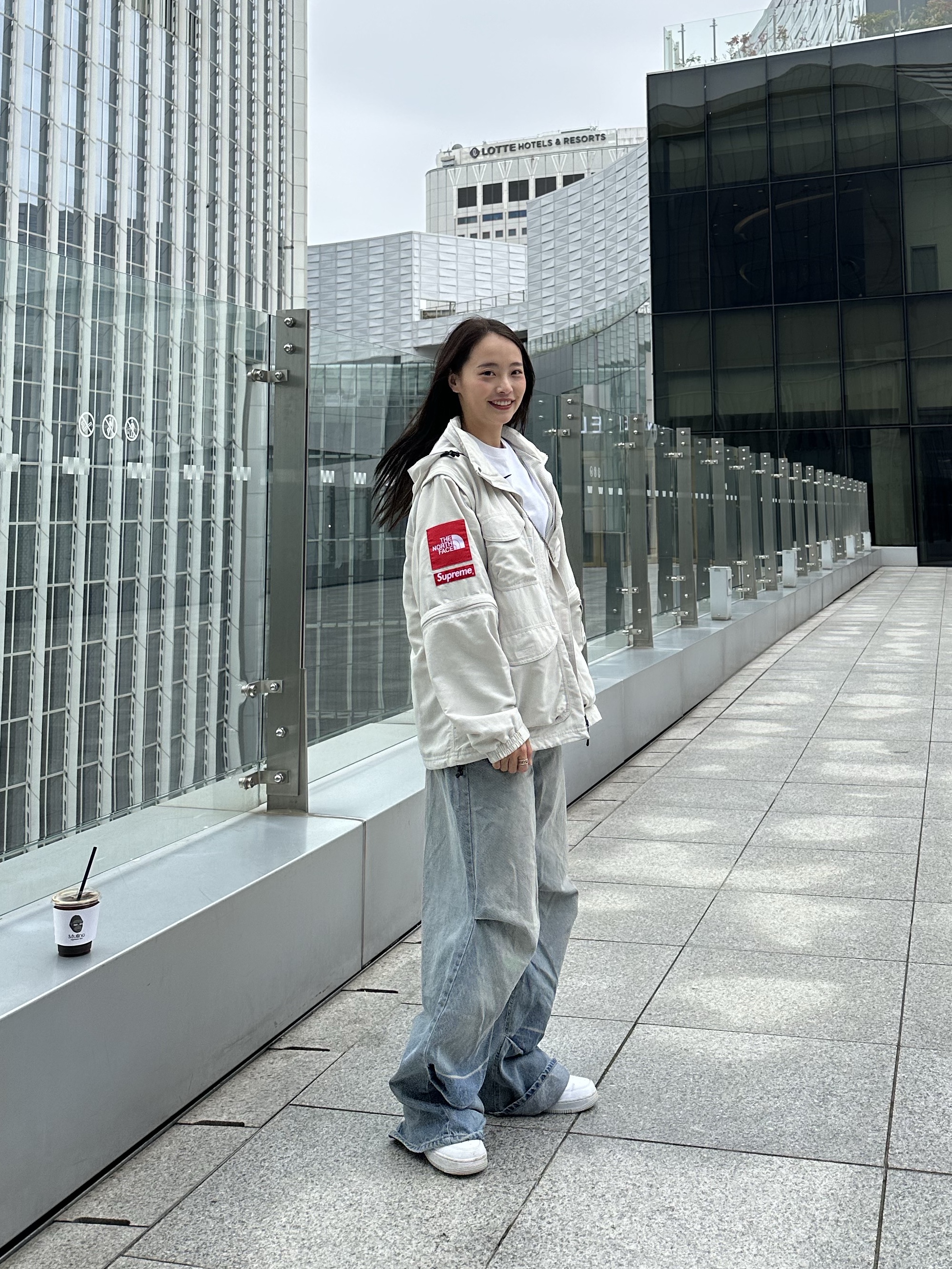 Nike x Supreme Air Force 1 Low White, Supreme x The North Face Trekking Convertible Jacket Stone - 22SS 착용 스타일 - 5