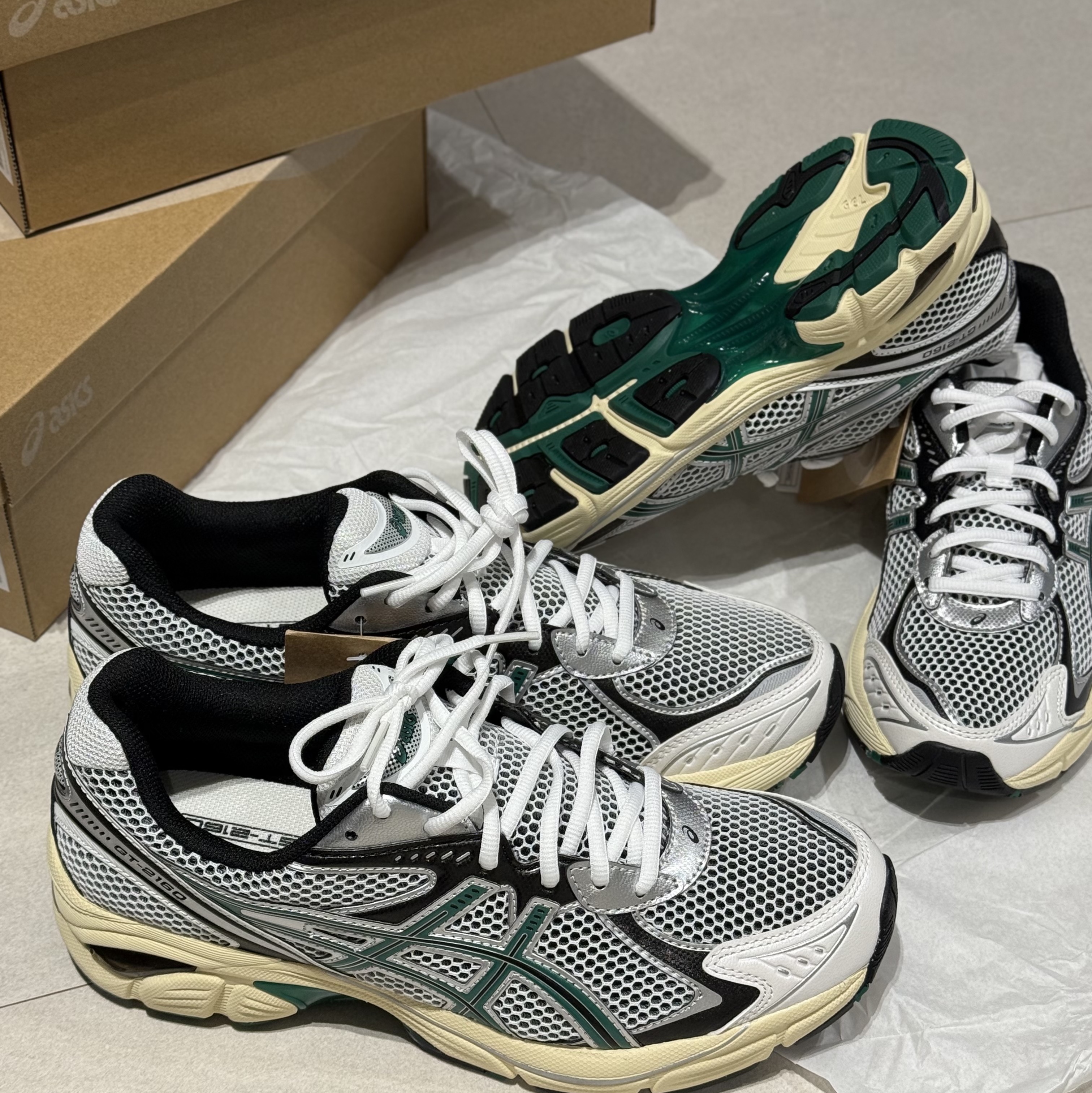 Asics GT-2160 White Jasper Green 착용 스타일 - 2