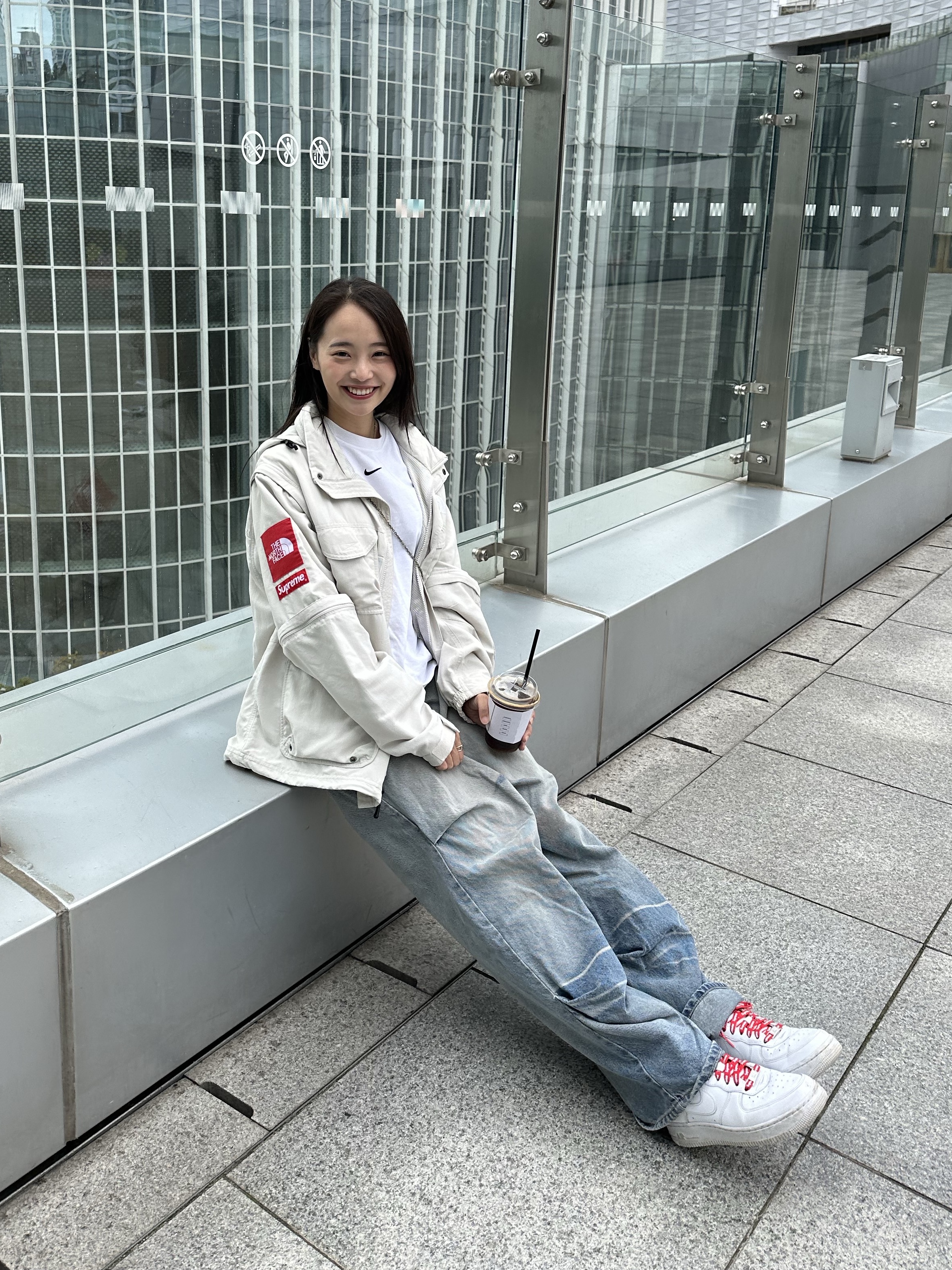 Nike x Supreme Air Force 1 Low White, Supreme x The North Face Trekking Convertible Jacket Stone - 22SS 착용 스타일 - 1