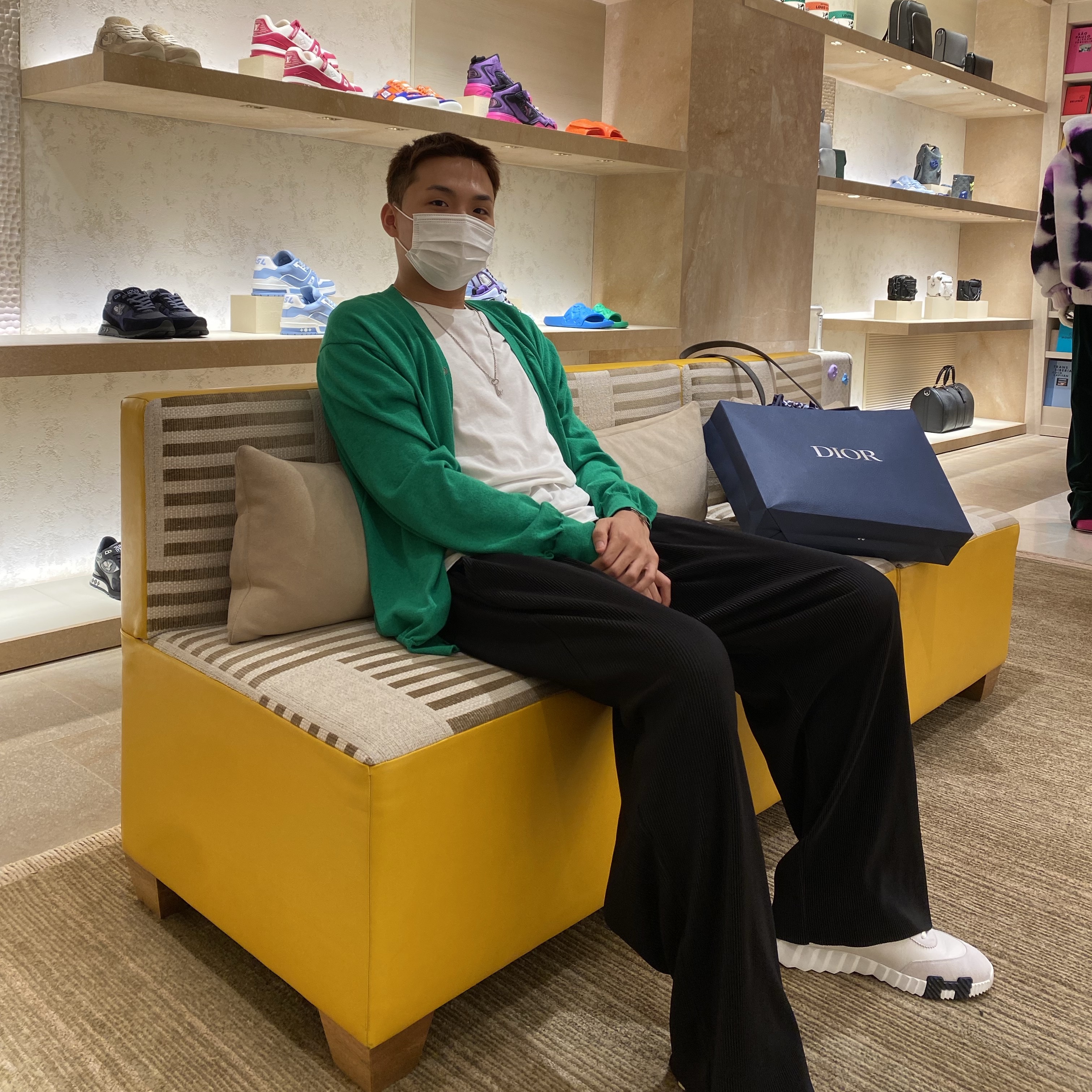 Hermes Bouncing Sneakers Calfskin Suede Goatskin & Blanc 착용 스타일