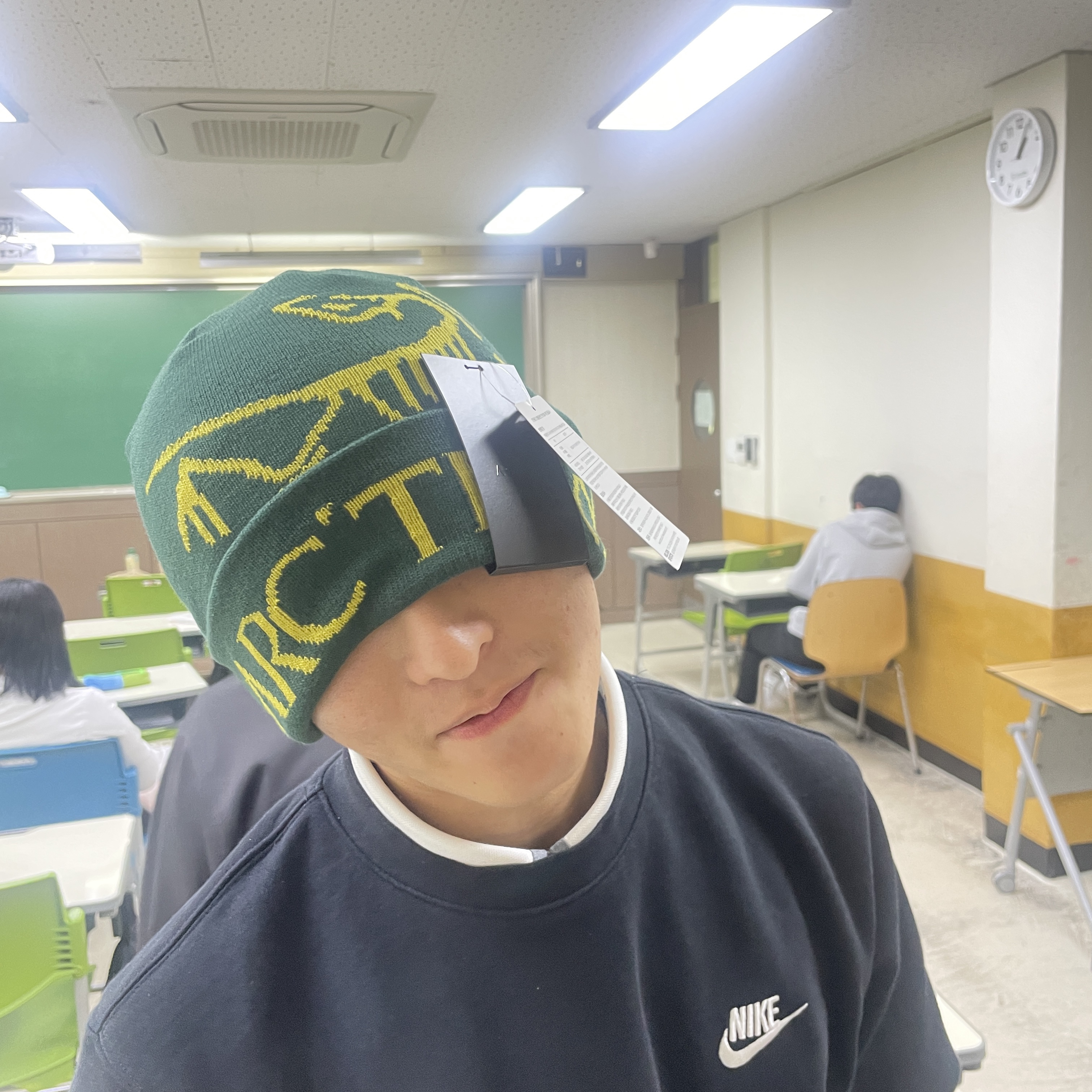 Arc'teryx Bird Word Toque Pytheas, Chrome Hearts Boxer Brief Black 착용 스타일 - 3