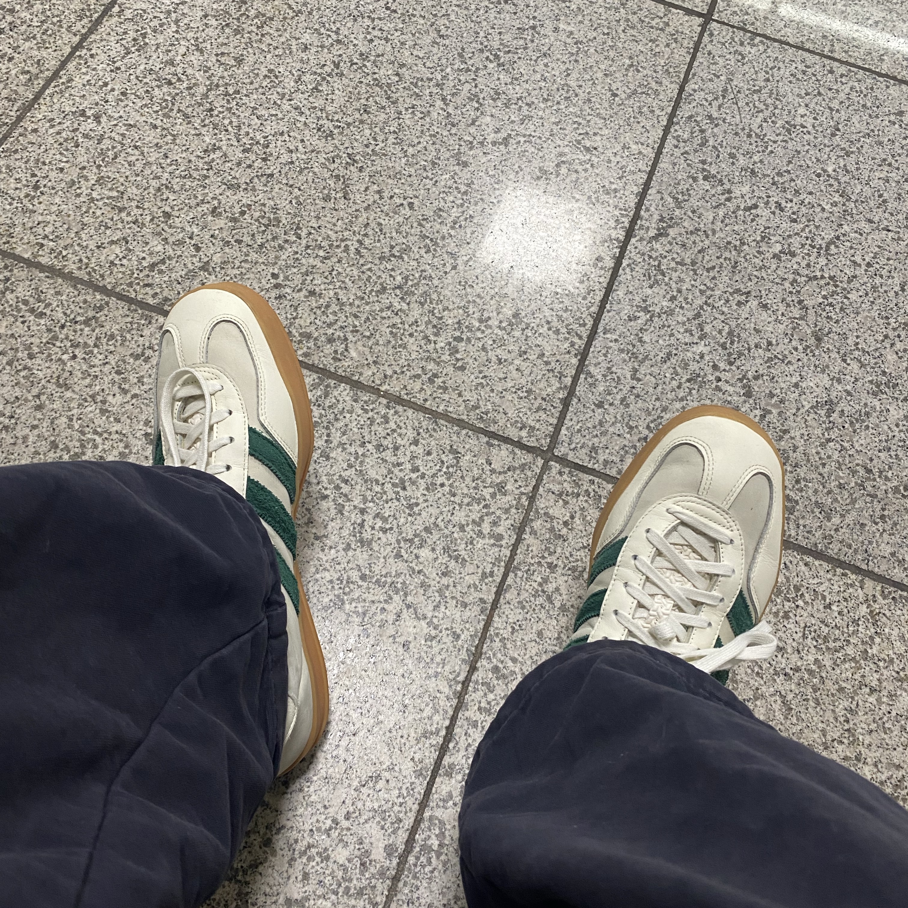 Adidas x Emmi Gazelle Indoor Off White Dark Green 착용 스타일