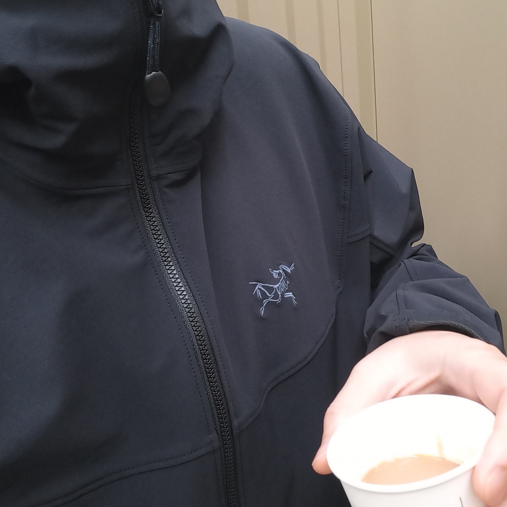 Arc'teryx Gamma Hoody Black, Arc'teryx Gamma Hoody Black 착용 스타일 - 4