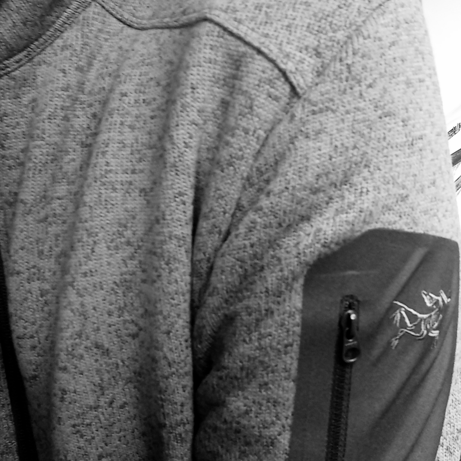 Arc'teryx Covert Cardigan Void Heather Graphite 착용 스타일 - 3