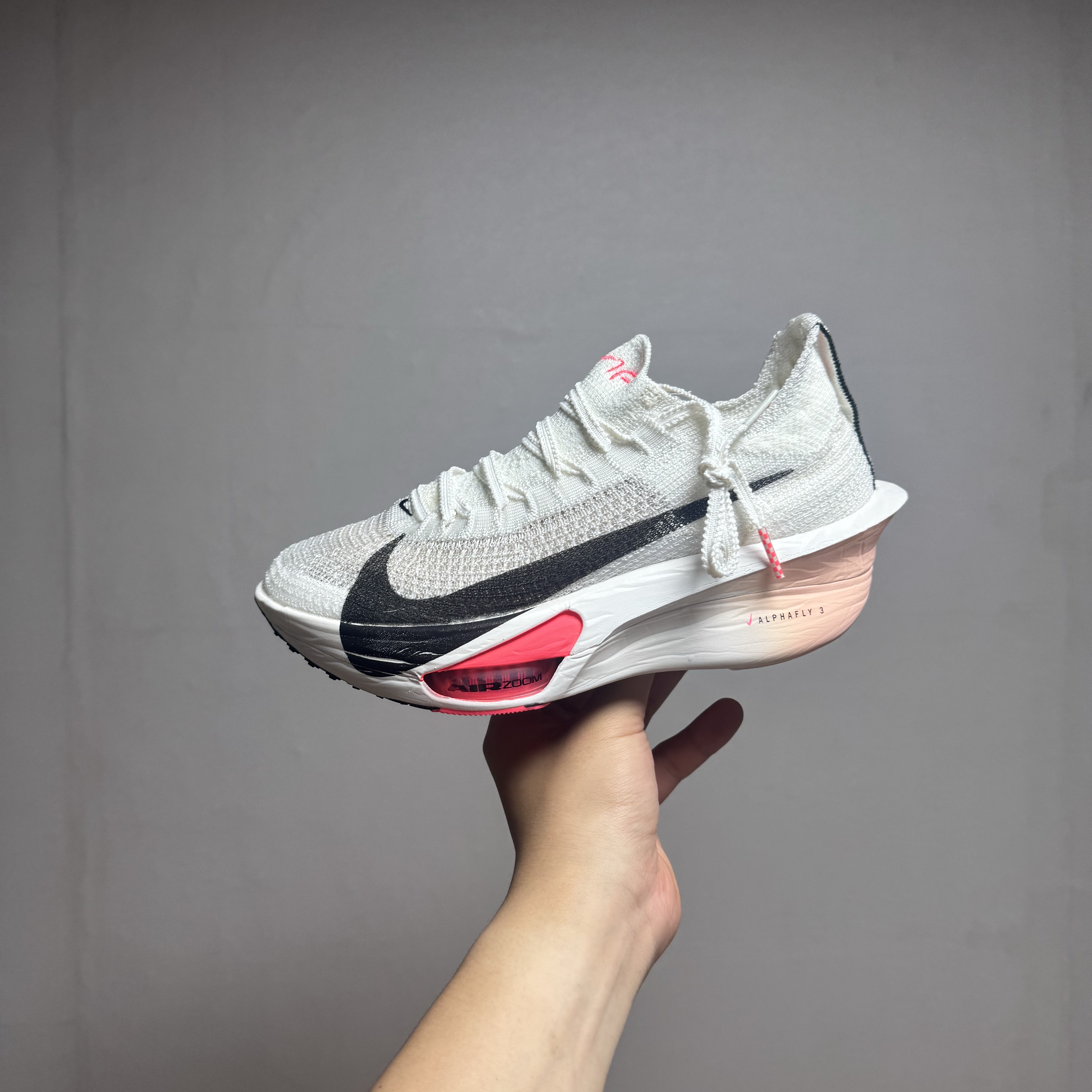 (W) Nike Air Zoom Alphafly Next% 3 Sail Crimson Tint 착용 스타일