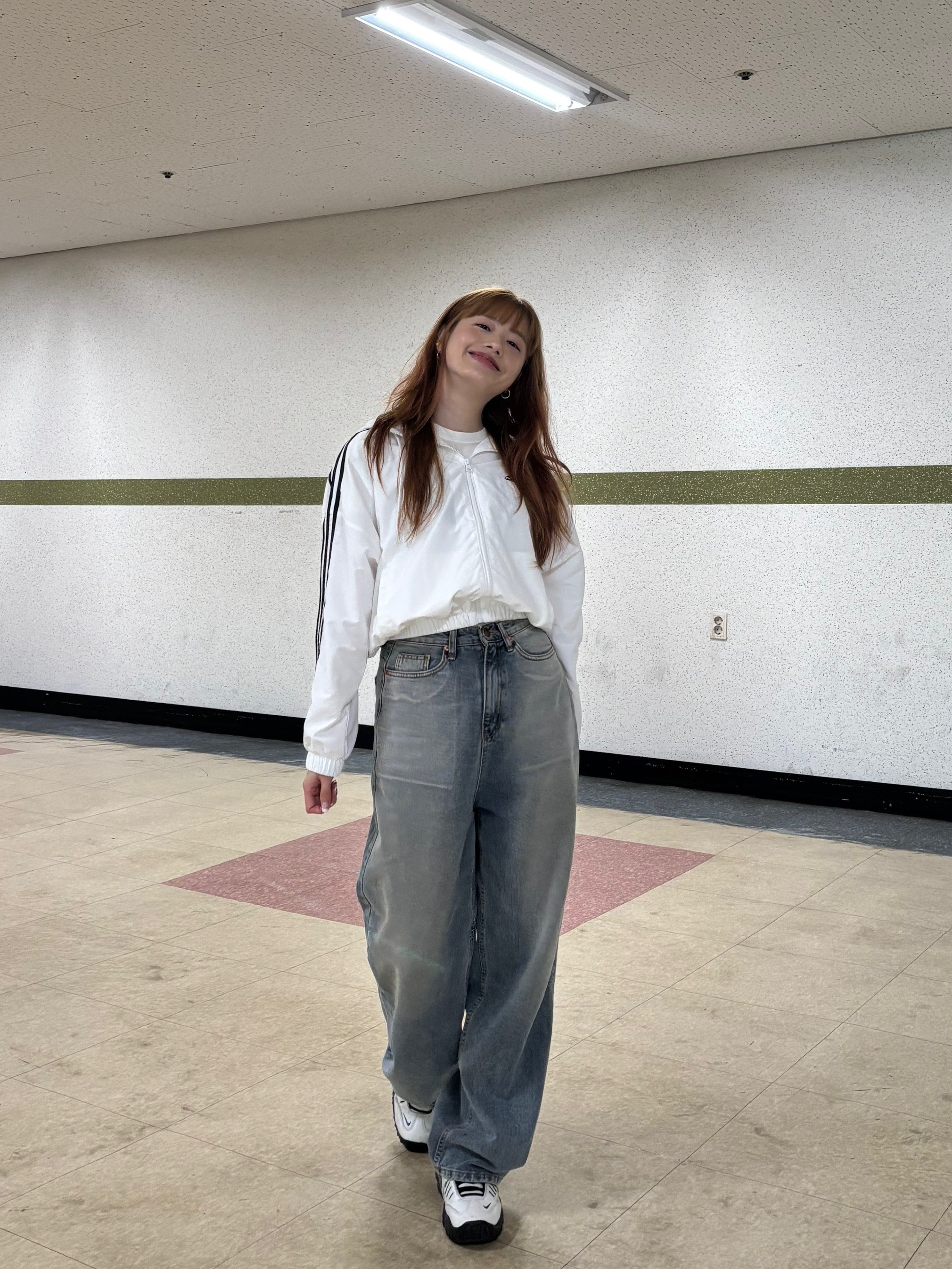(W) Adidas Essential 3-Stripes Woven Windbreaker Jacket White - KR Sizing, Nike x Ambush Air Adjust Force SP Summit White and Black 착용 스타일 - 2