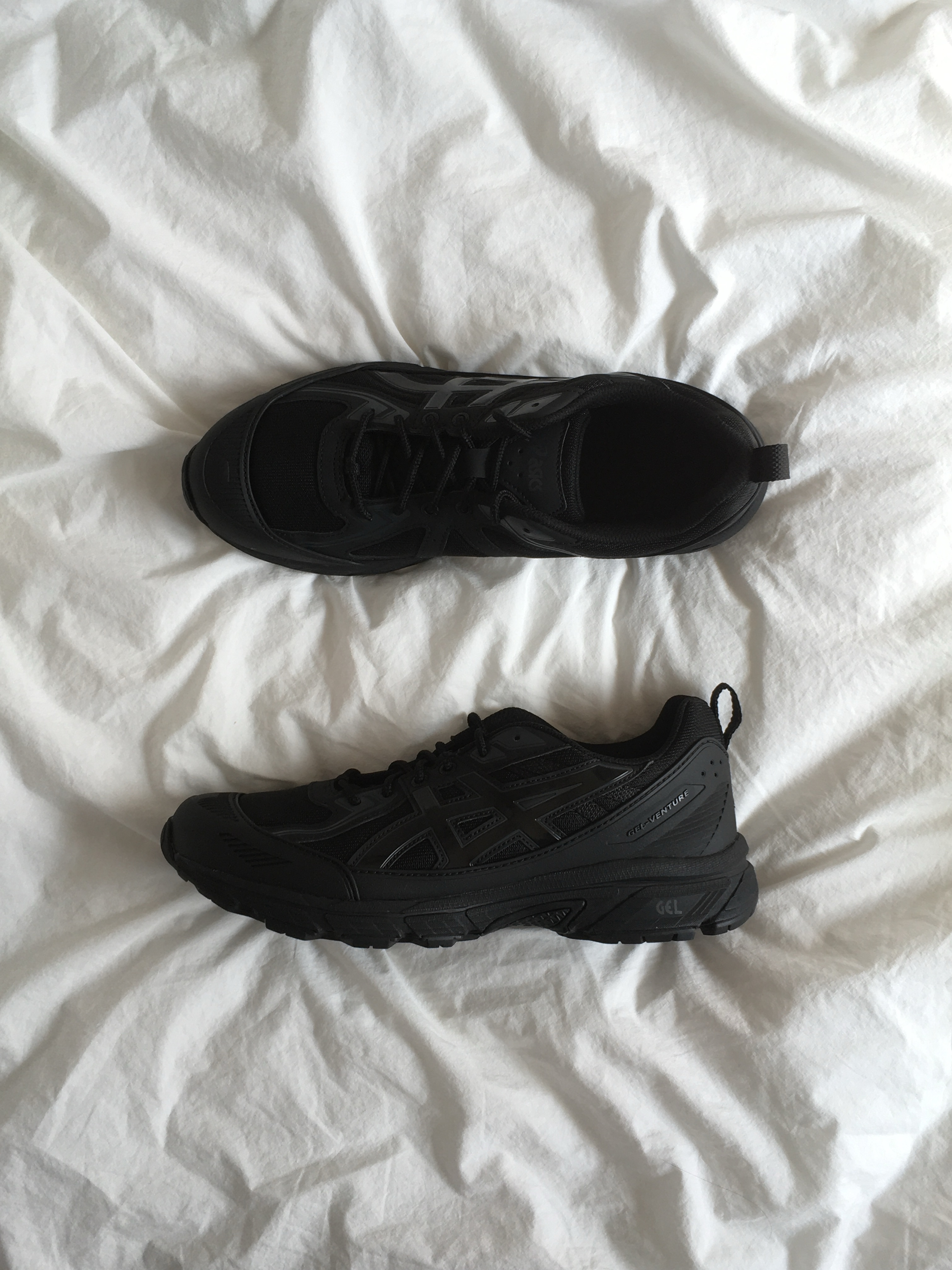 Asics Gel-Venture 6 Shield Black 착용 스타일