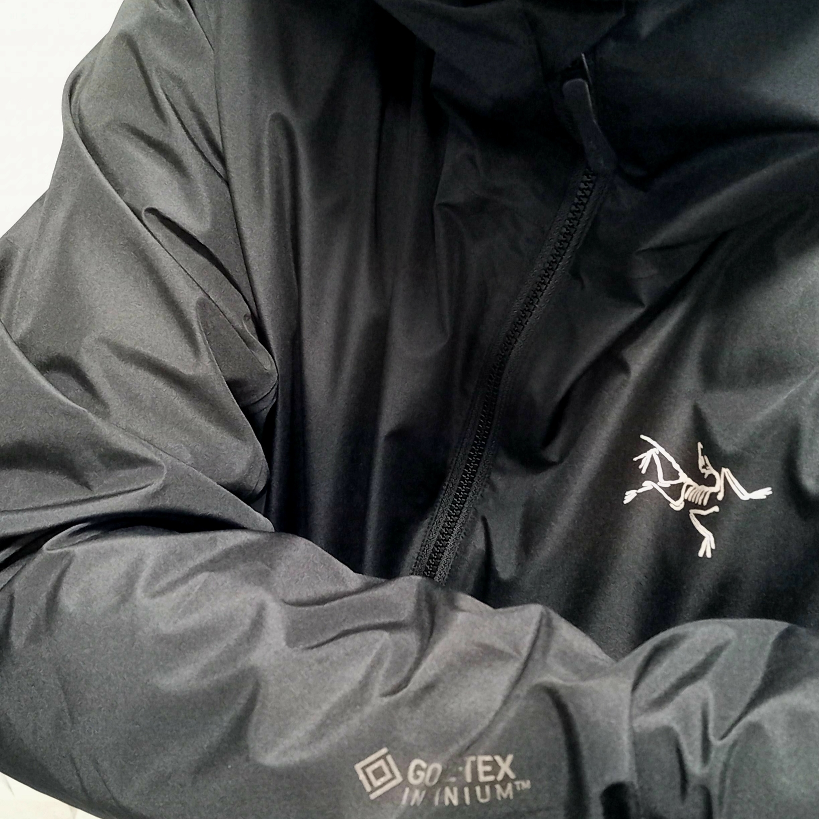 Arc'teryx Solano Hoody Black 착용 스타일 - 4