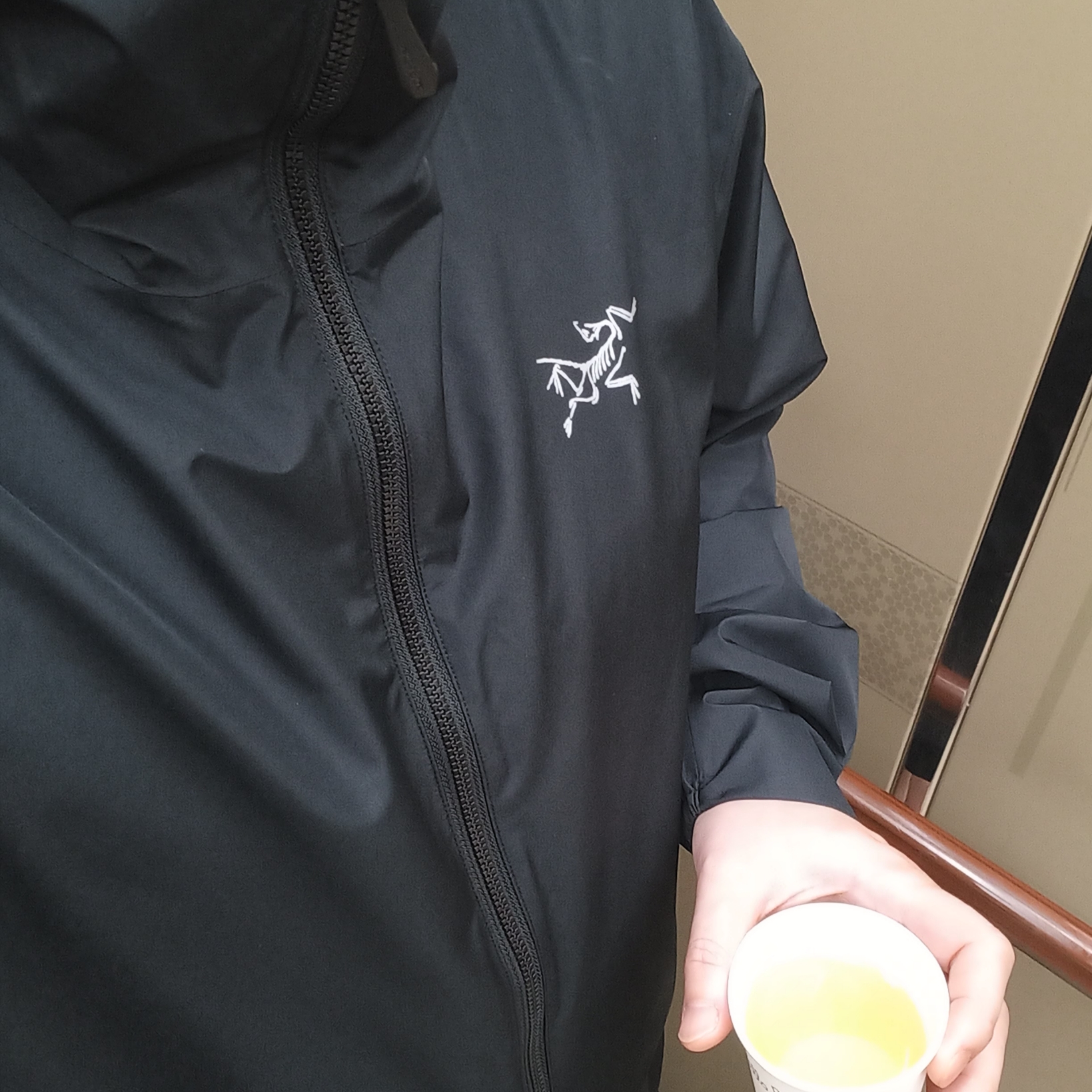 Arc'teryx Solano Hoody Black 착용 스타일 - 7