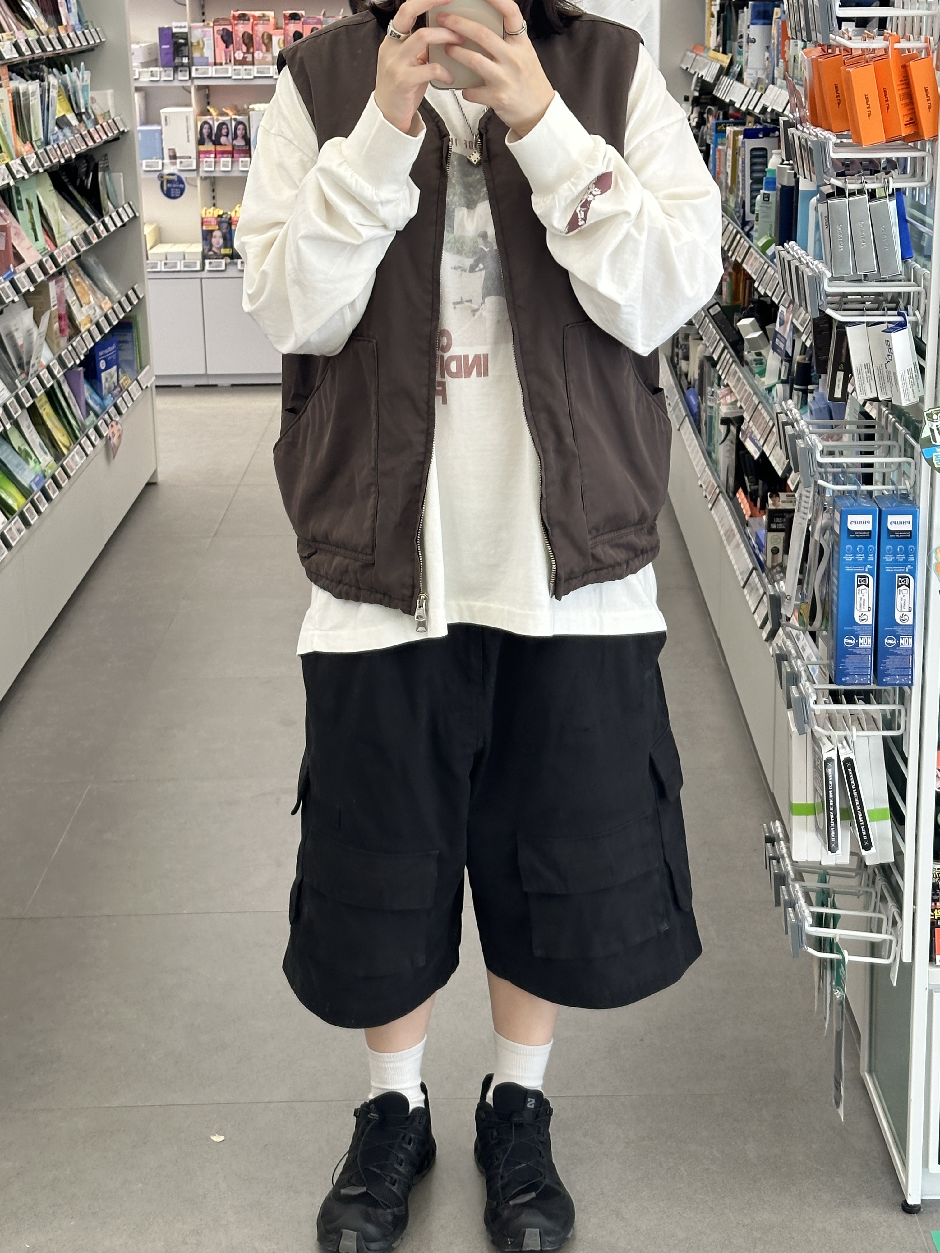 Polyteru Human Index Human Vest Brown 착용 스타일