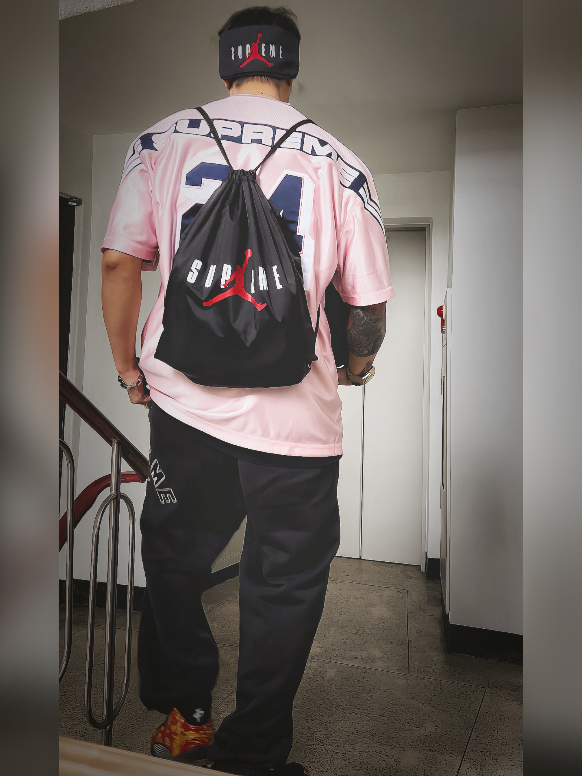 Supreme x Jordan Headband Black - 24FW, Supreme x Jordan Drawstring Bag Black - 24FW 착용 스타일 - 9