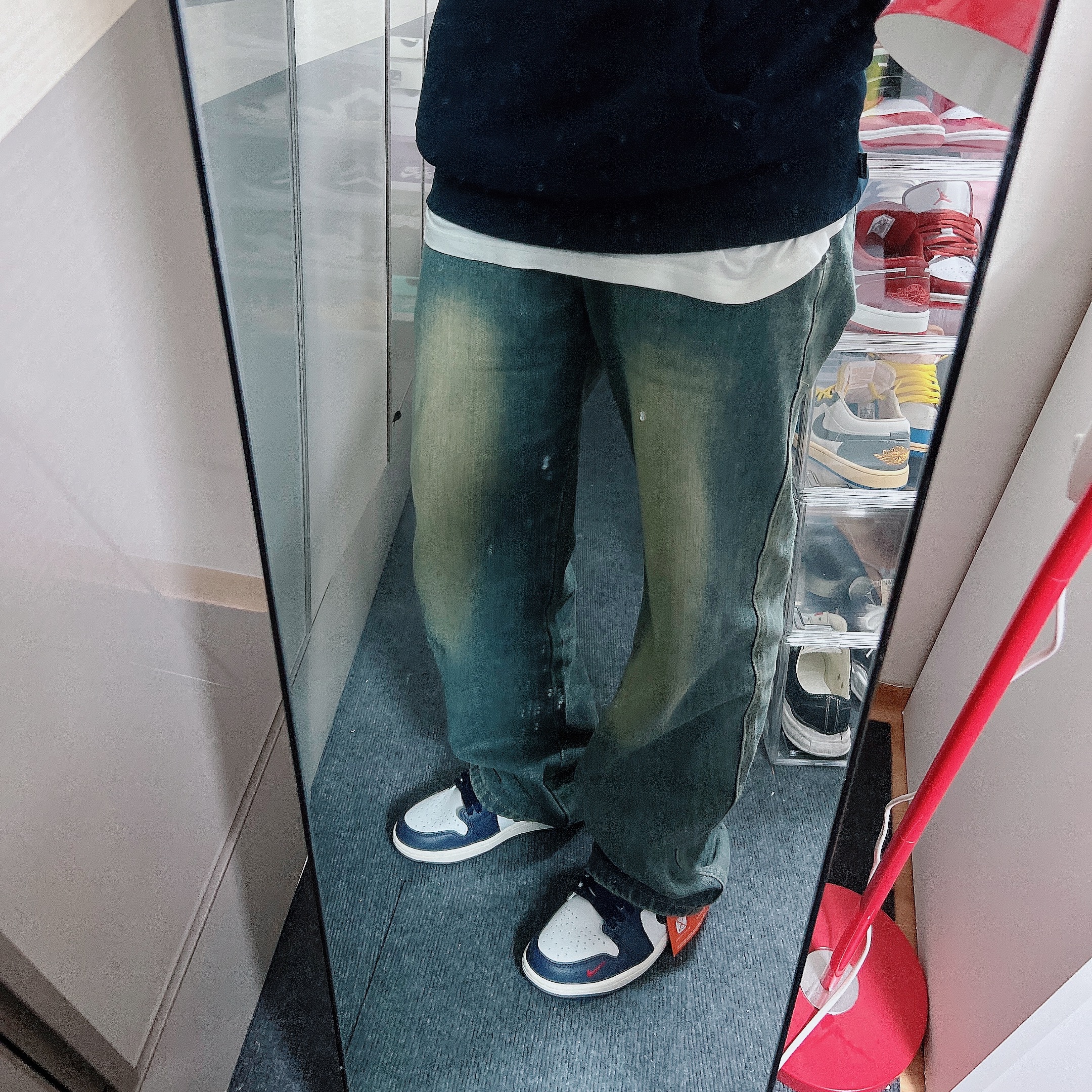 Jordan 1 Retro Low OG Gym Red and Midnight Navy 착용 스타일 - 1
