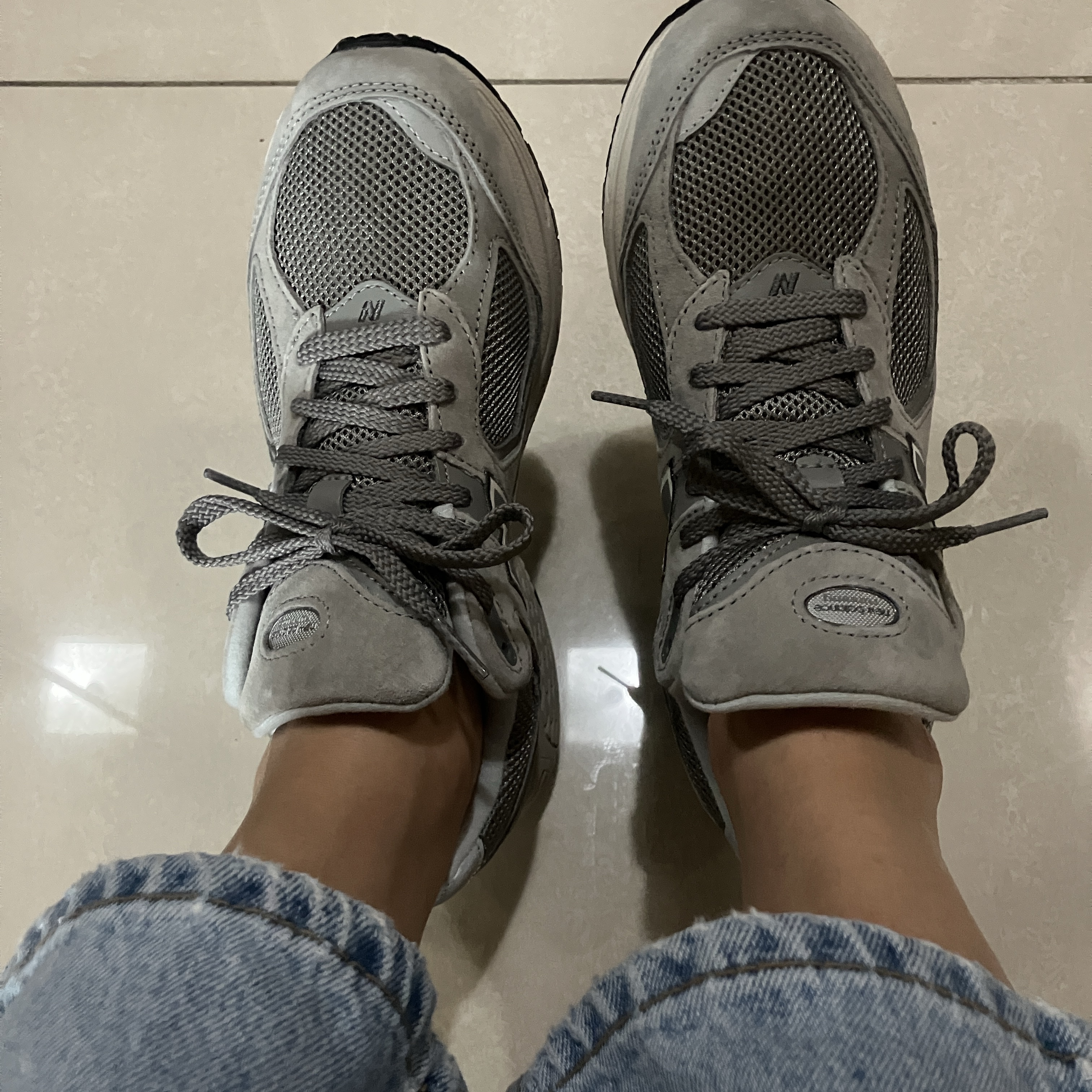 New Balance 2002R Grey 착용 스타일 - 1