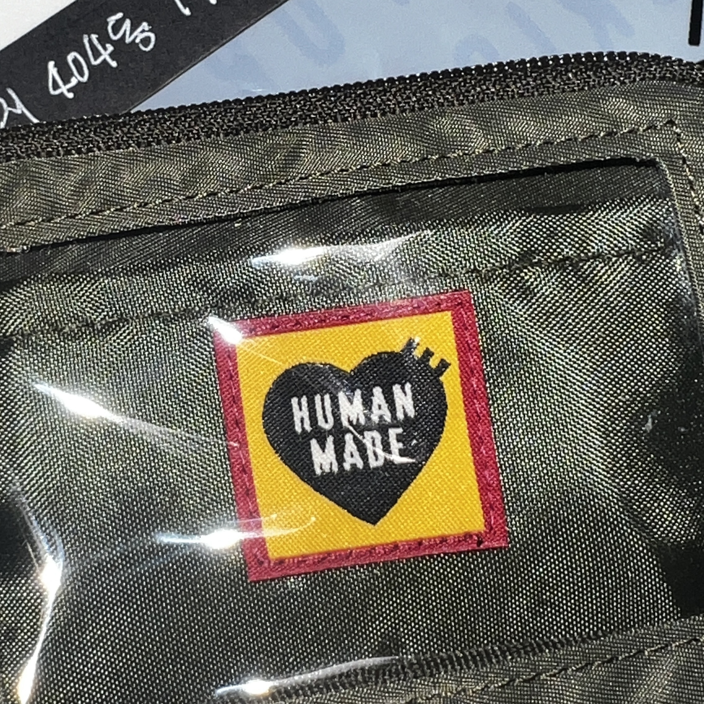 Human Made Military Card Case Olive Drab 착용 스타일 - 2