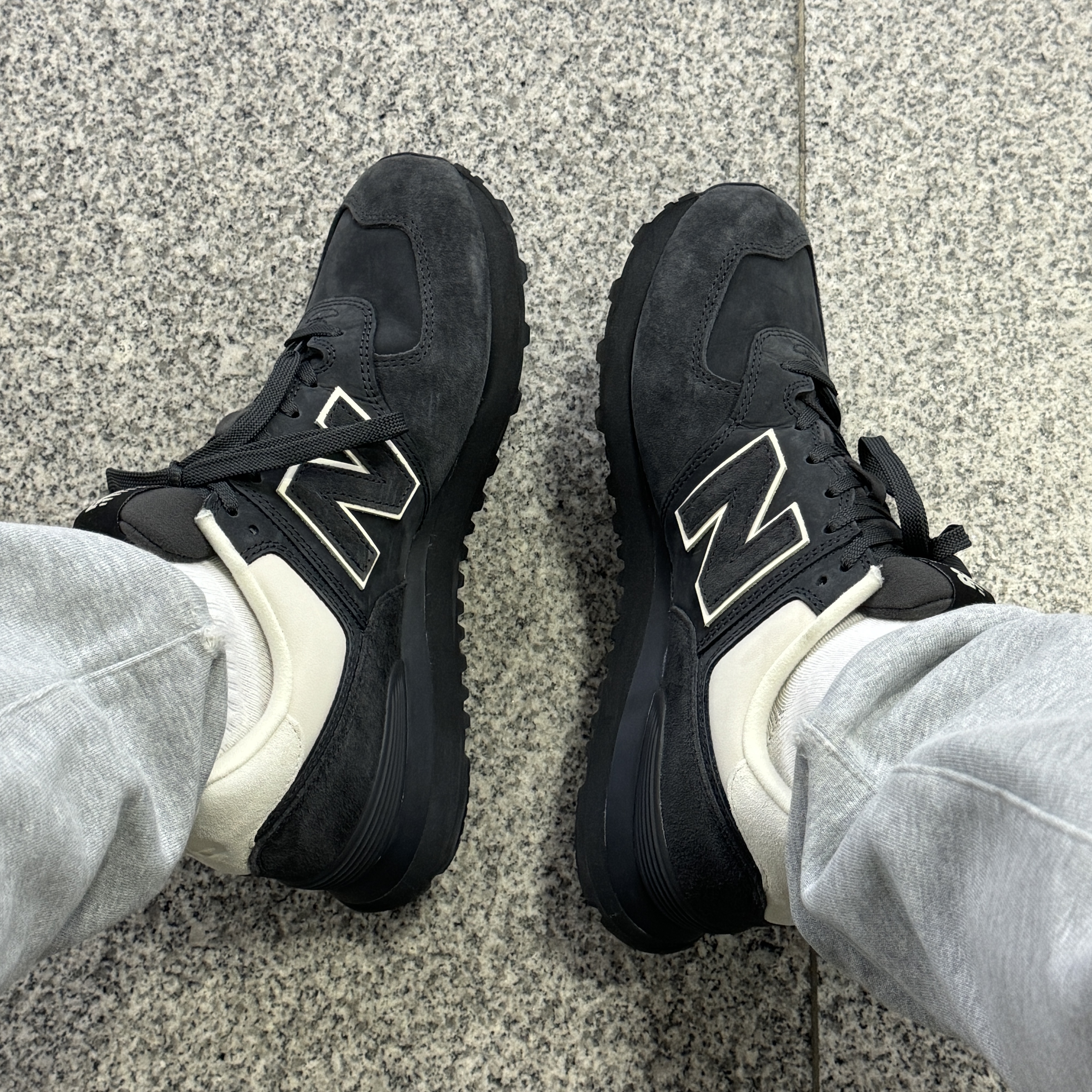 New Balance x Comme des Garcons Junya Watanabe Man 574 Suede Grey Off White 착용 스타일
