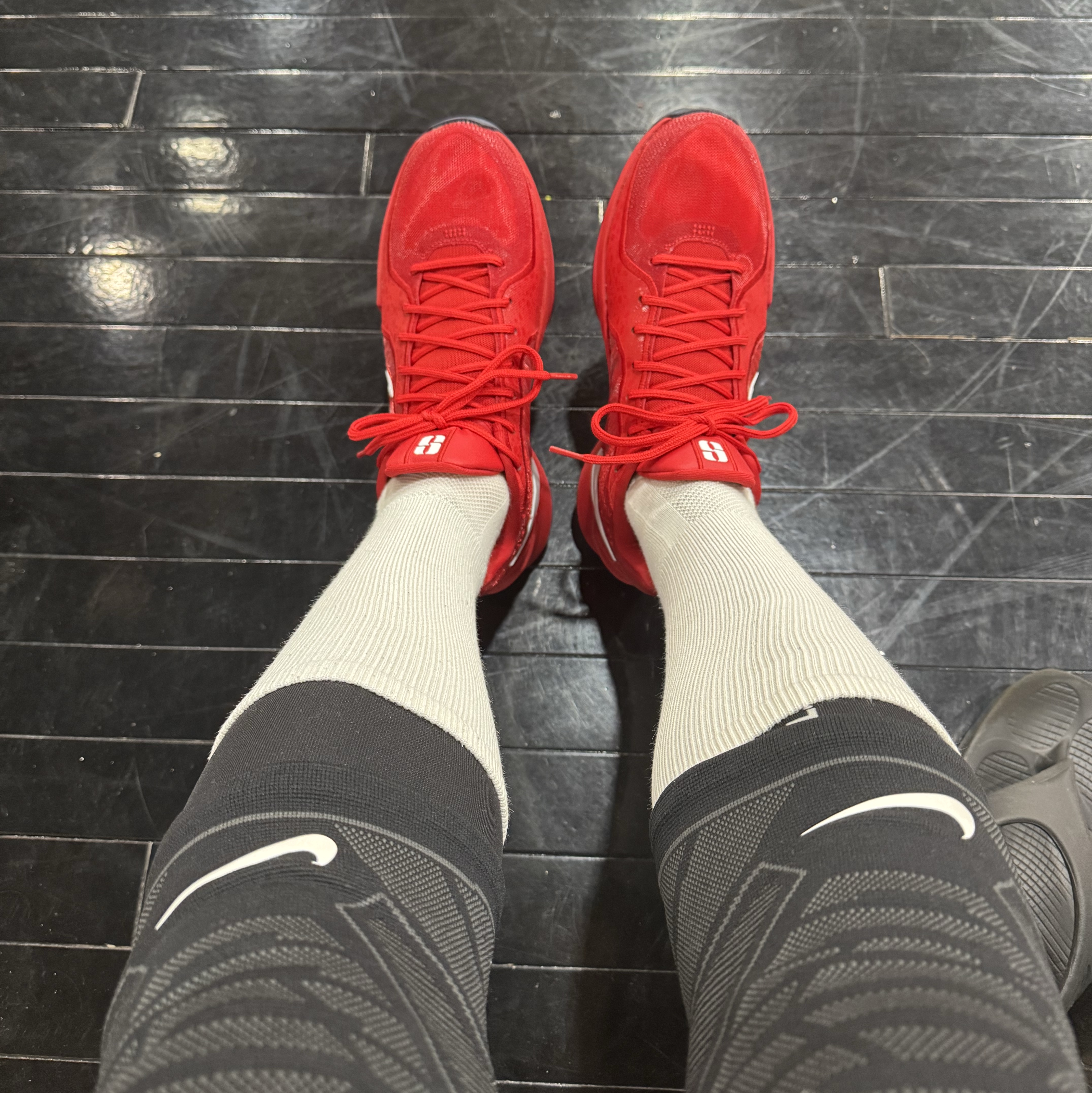 Nike Sabrina 2 EP Sport Red 착용 스타일