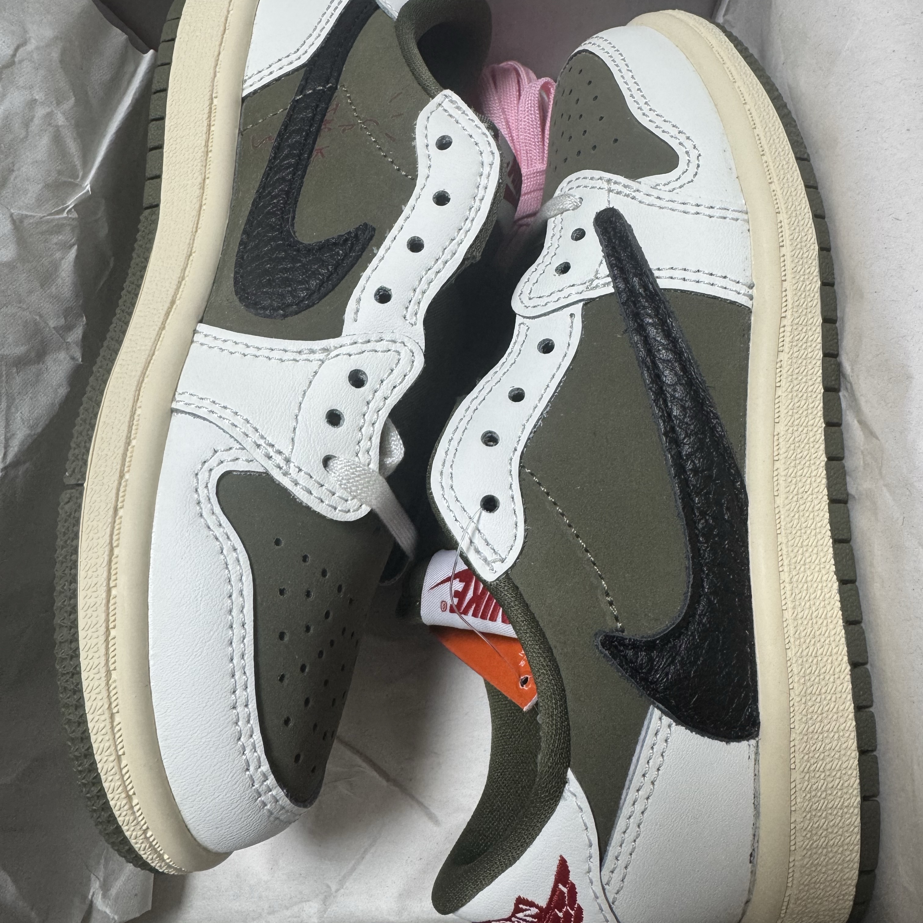 (PS) Jordan 1 x Travis Scott Retro Low OG SP Reverse Olive 착용 스타일