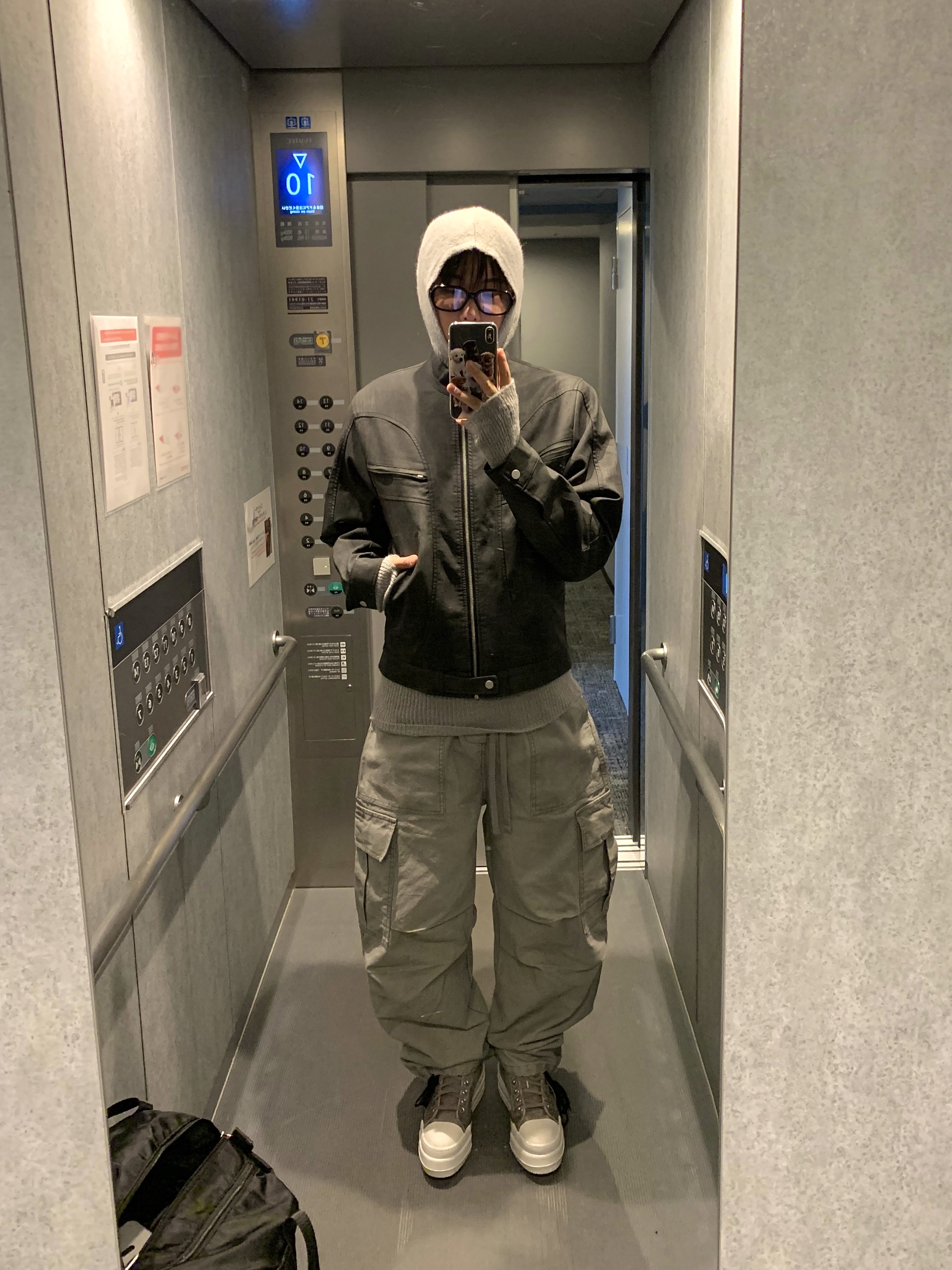 Gentle Monster x Maison Margiela MM114 Black Clear, Converse x Drkshdw Turbodrk Chuck 70 Hi Laceless Iron 착용 스타일 - 3