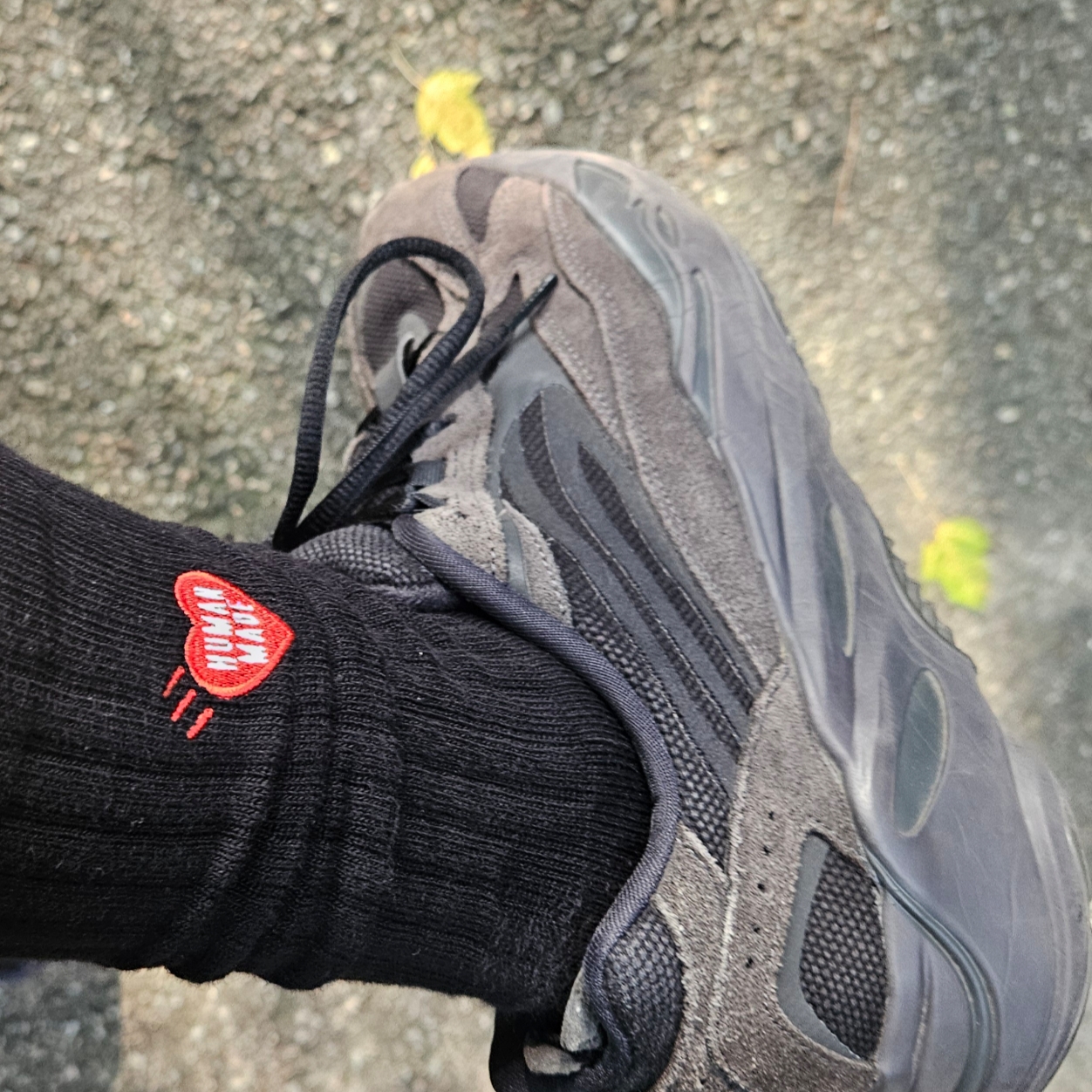Human Made Pile Socks Black, Adidas Yeezy Boost 700 V2 Vanta 2019 착용 스타일