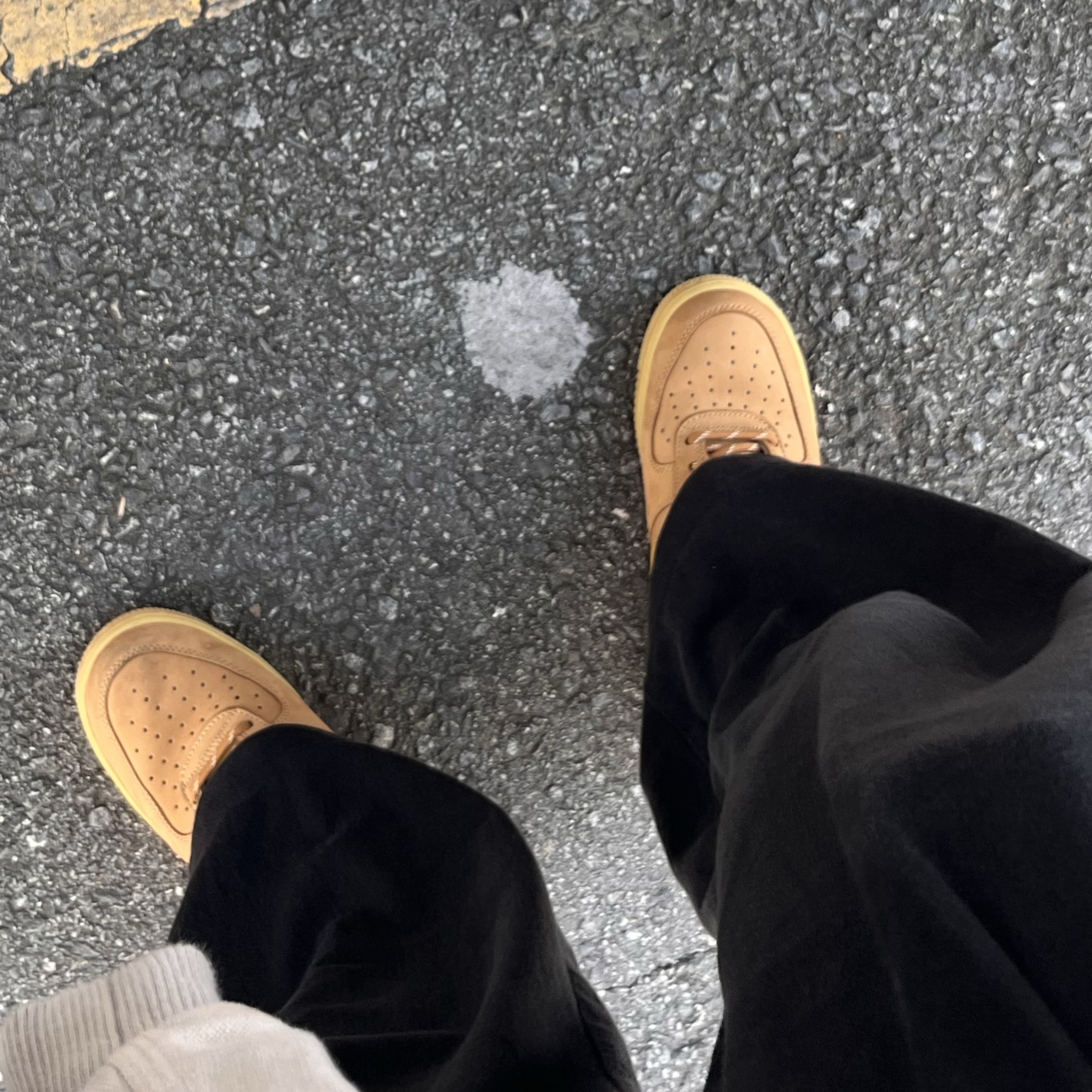 Nike Air Force 1 '07 WB Flax 착용 스타일