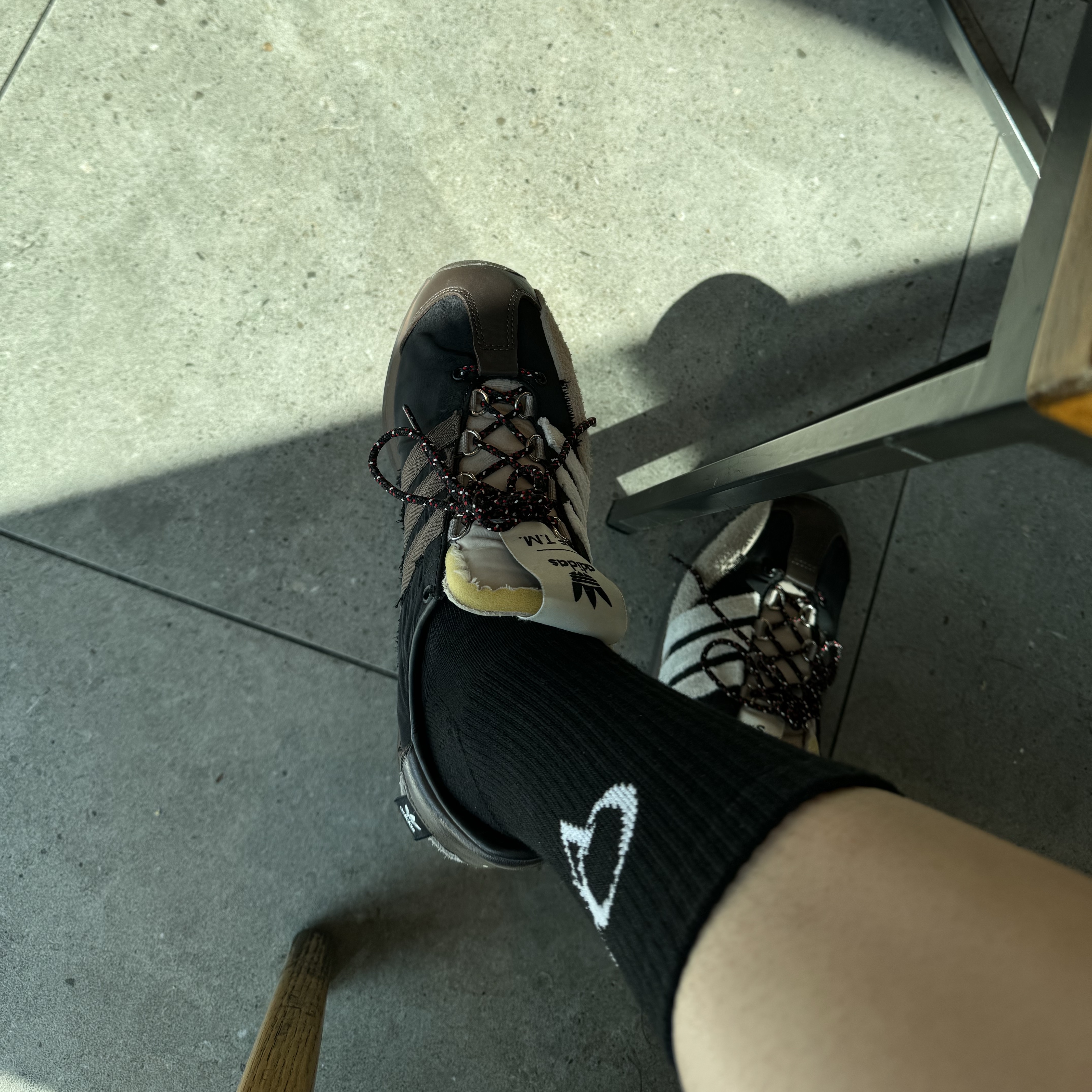 Adidas x Song for the Mute Country OG Core Black Core White 착용 스타일