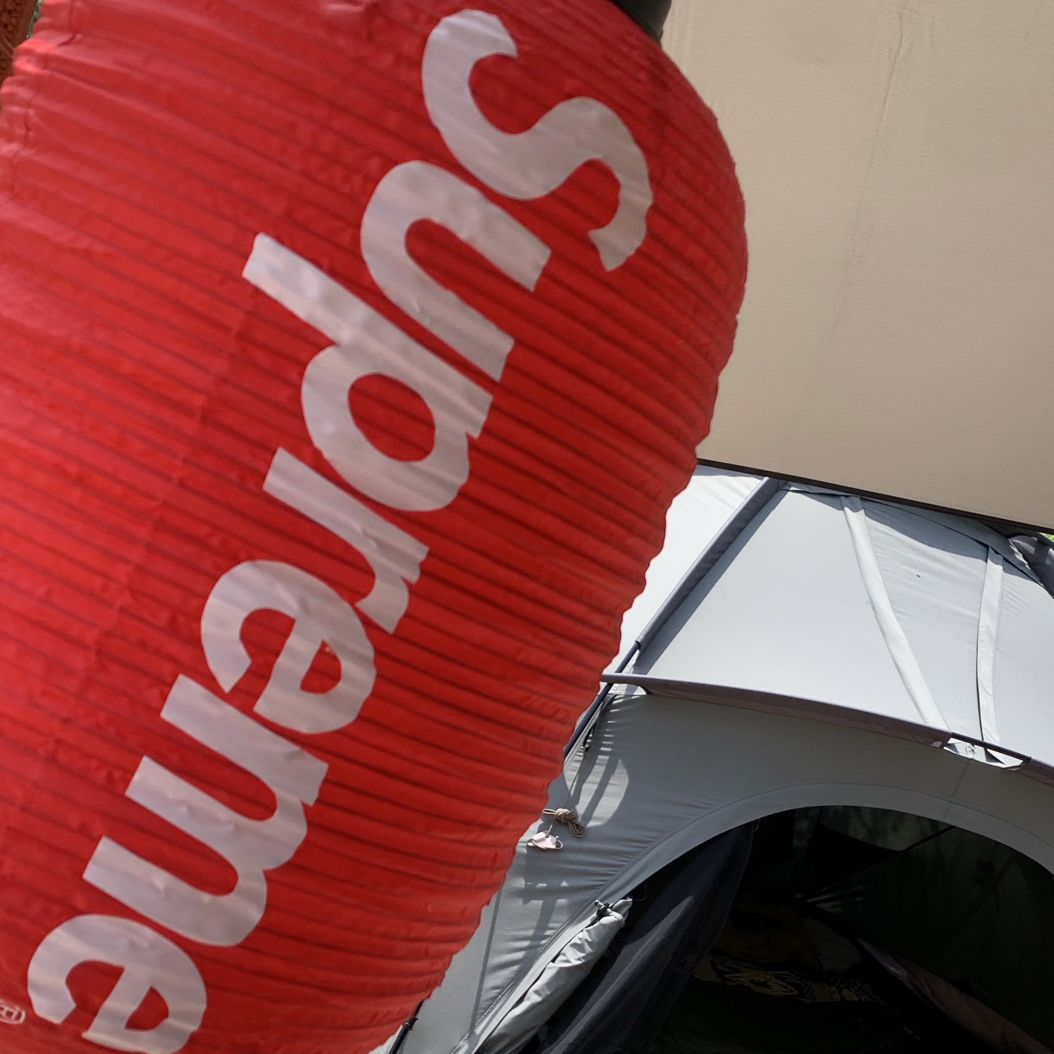 Supreme Hanging Lantern Red - 19FW 착용 스타일