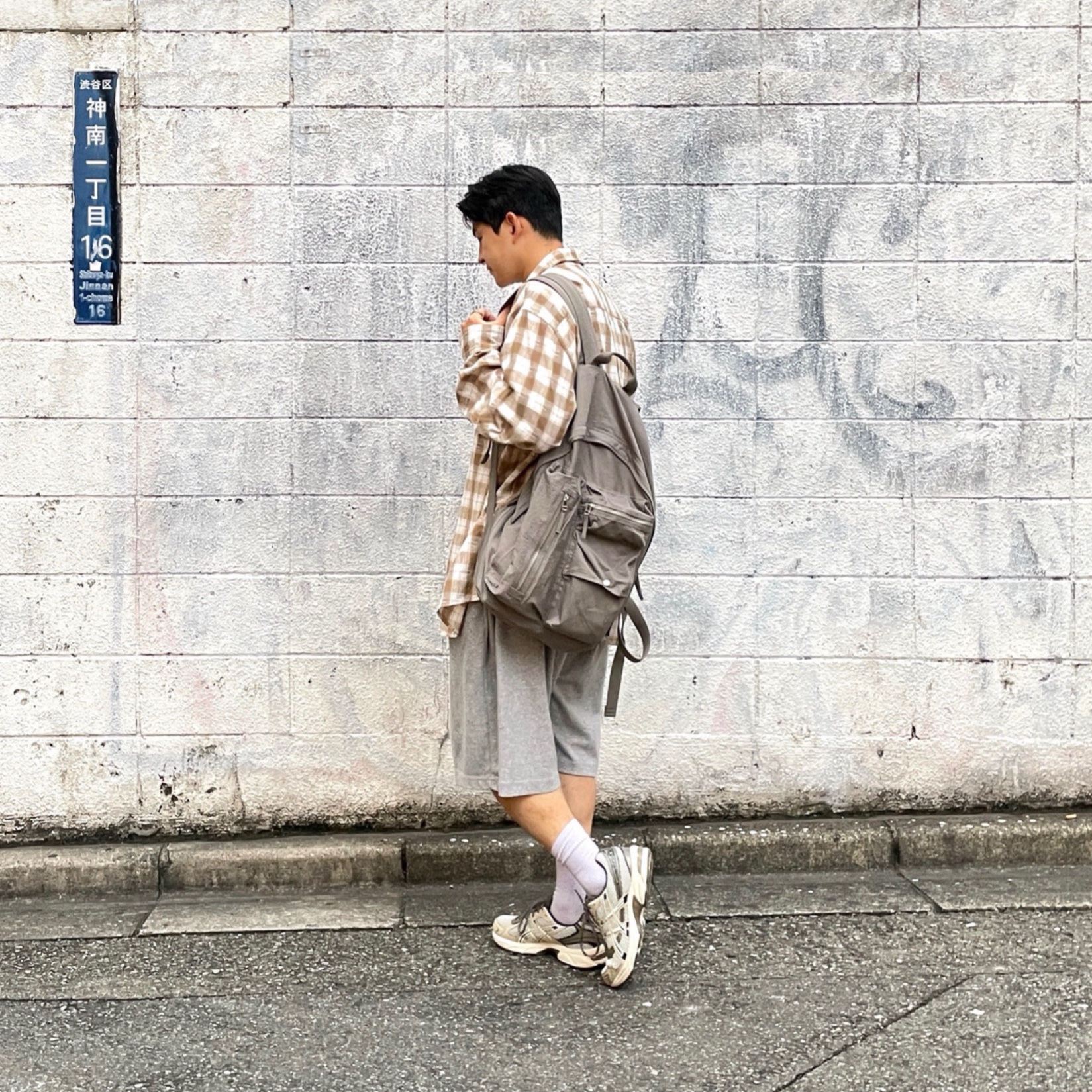 Asics Gel-1130 Birch Dark Taupe - Korea Exclusive, Sansan Gear Multi Pocket Backpack Warm Grey 착용 스타일