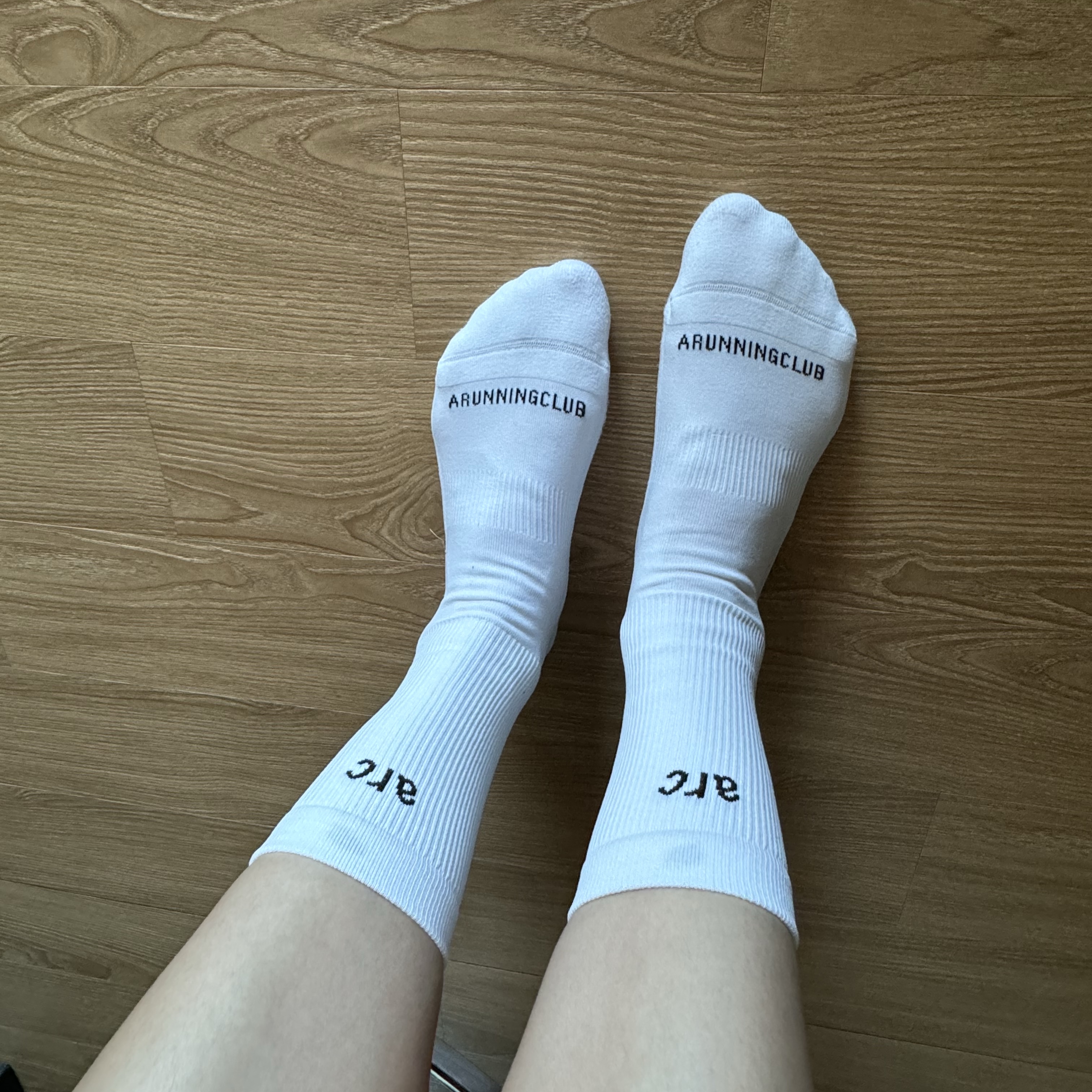 ARC Run Crew Socks White 착용 스타일