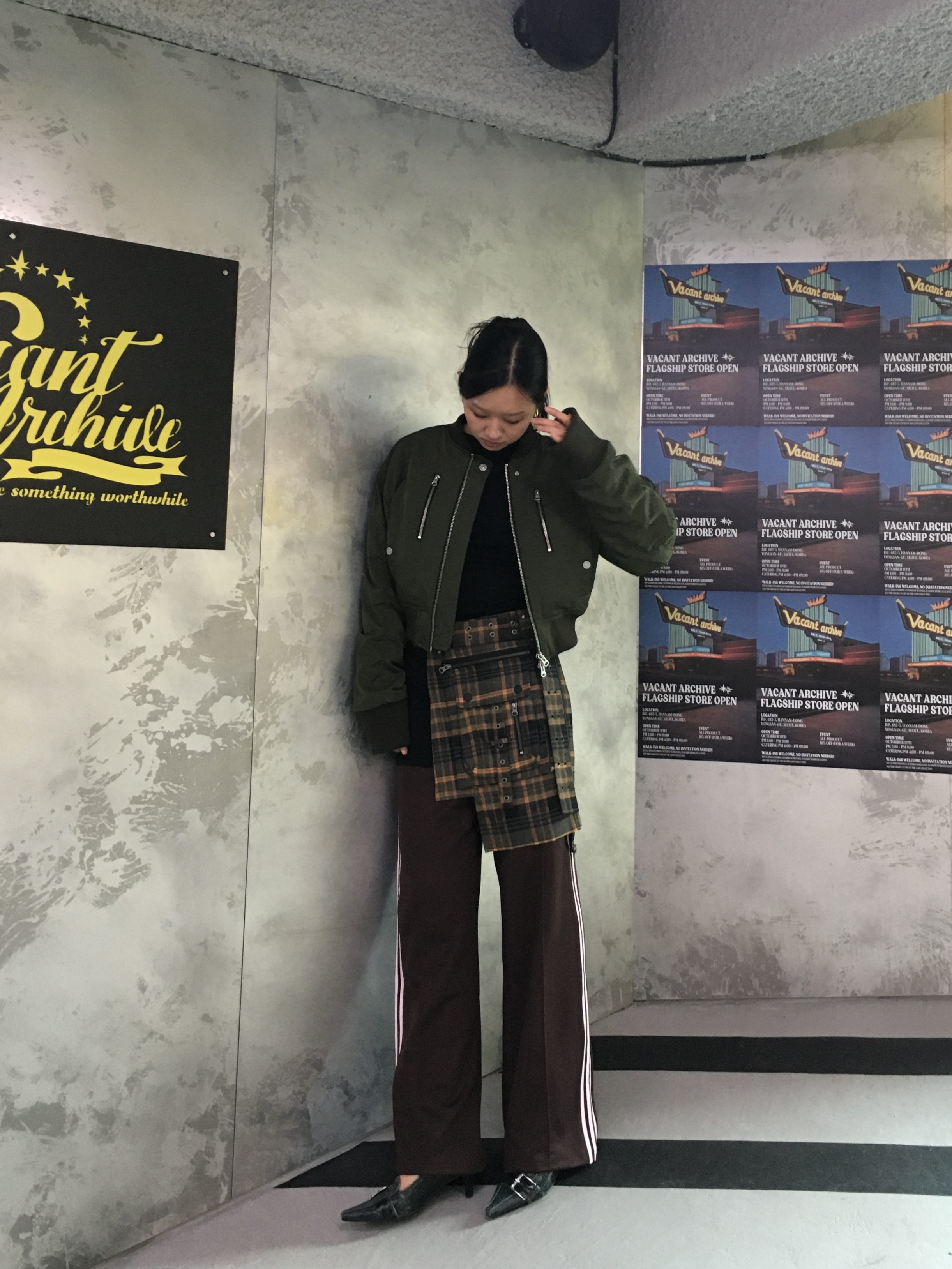Vacant Archive Bajess Layered Skirt Belt Check Grey, Vacant Archive Women Melly Padded Bomber Khaki 착용 스타일 - 1