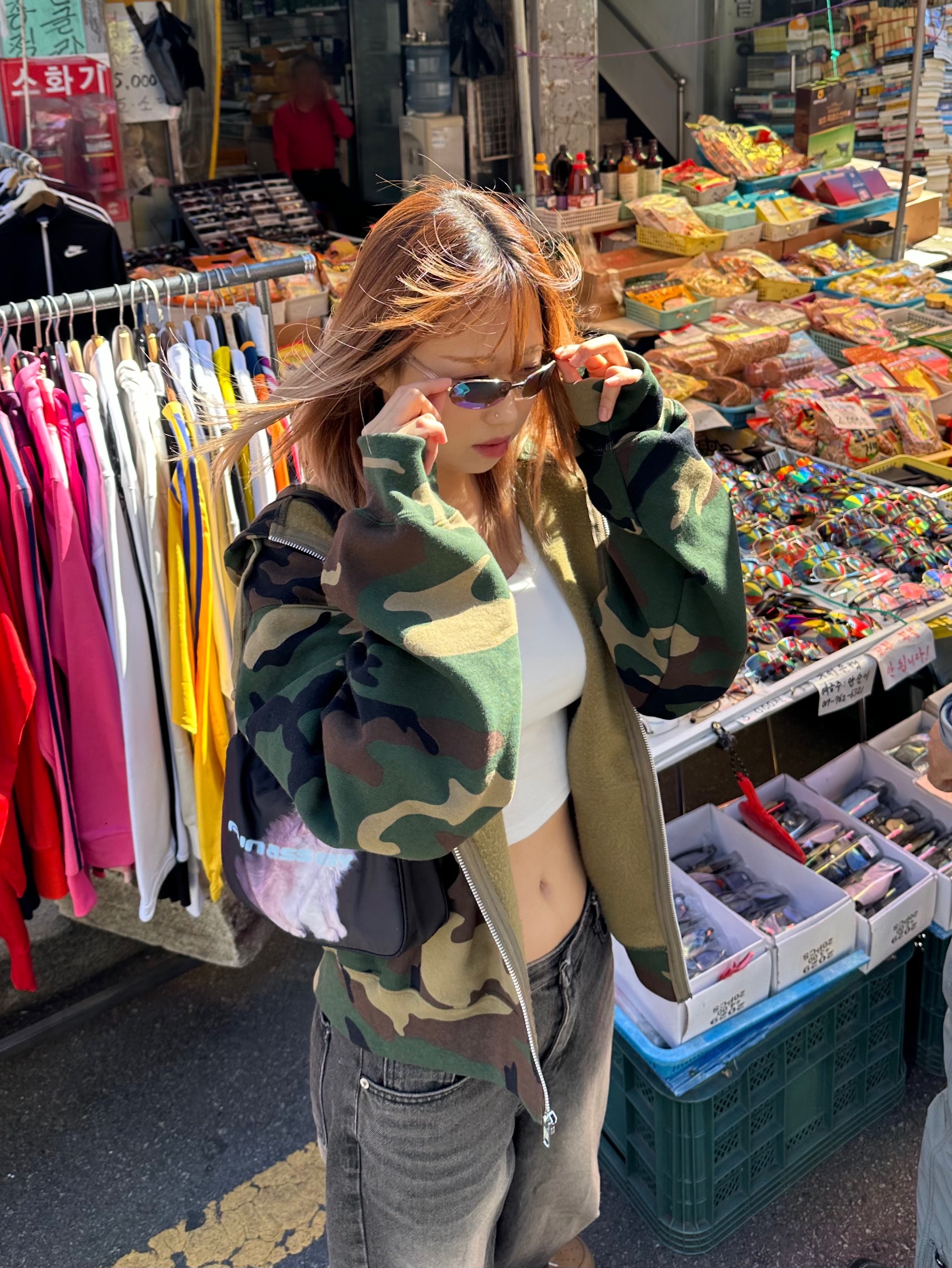 Supreme Small Box Zip Up Hooded Sweatshirt Woodland Camo - 24FW, Nike x Supreme Air Force 1 Low Flax 착용 스타일 - 3