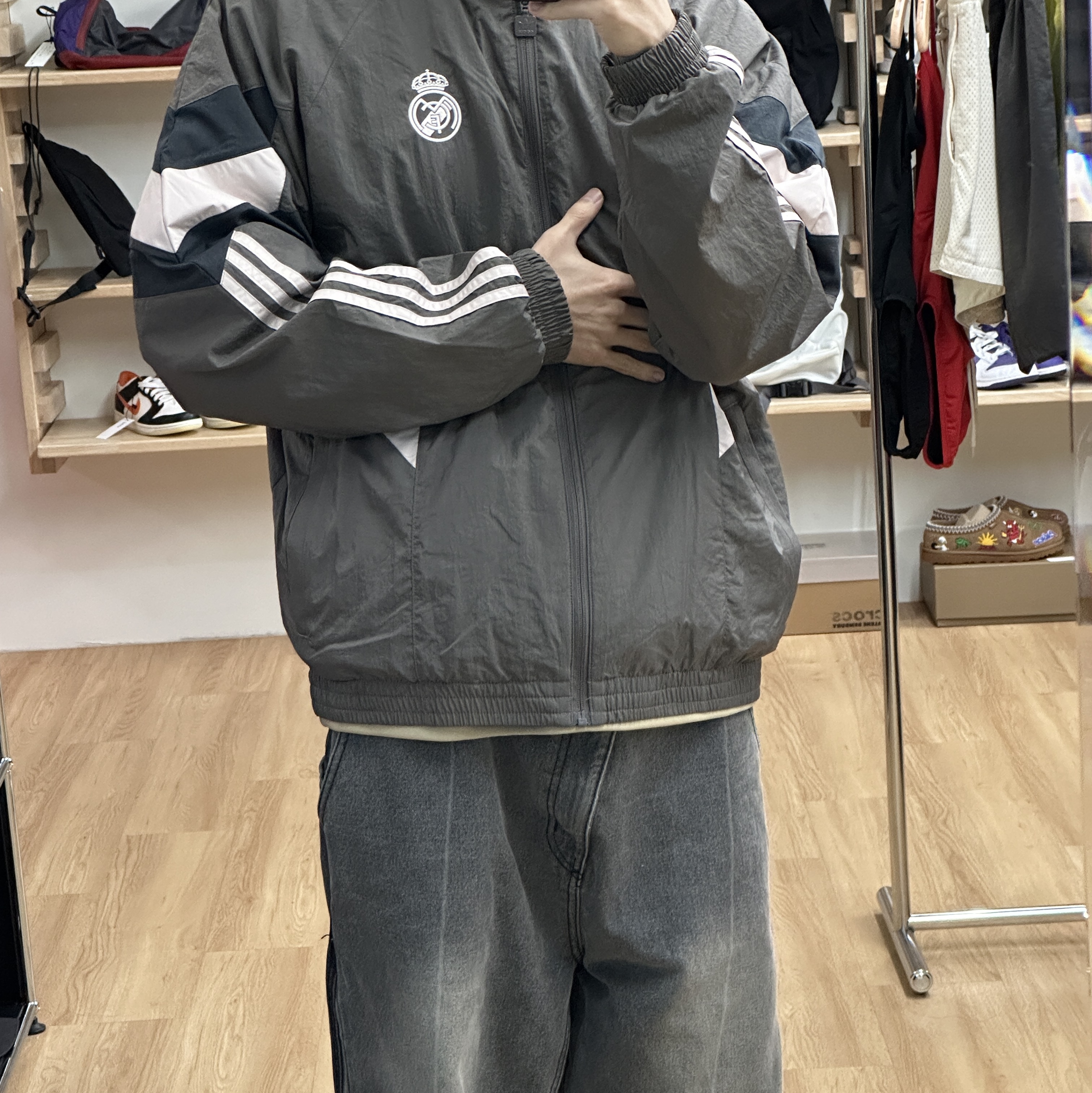 Adidas Real Madrid Originals Track Top Charcoal Grey - KR Sizing 착용 스타일 - 3