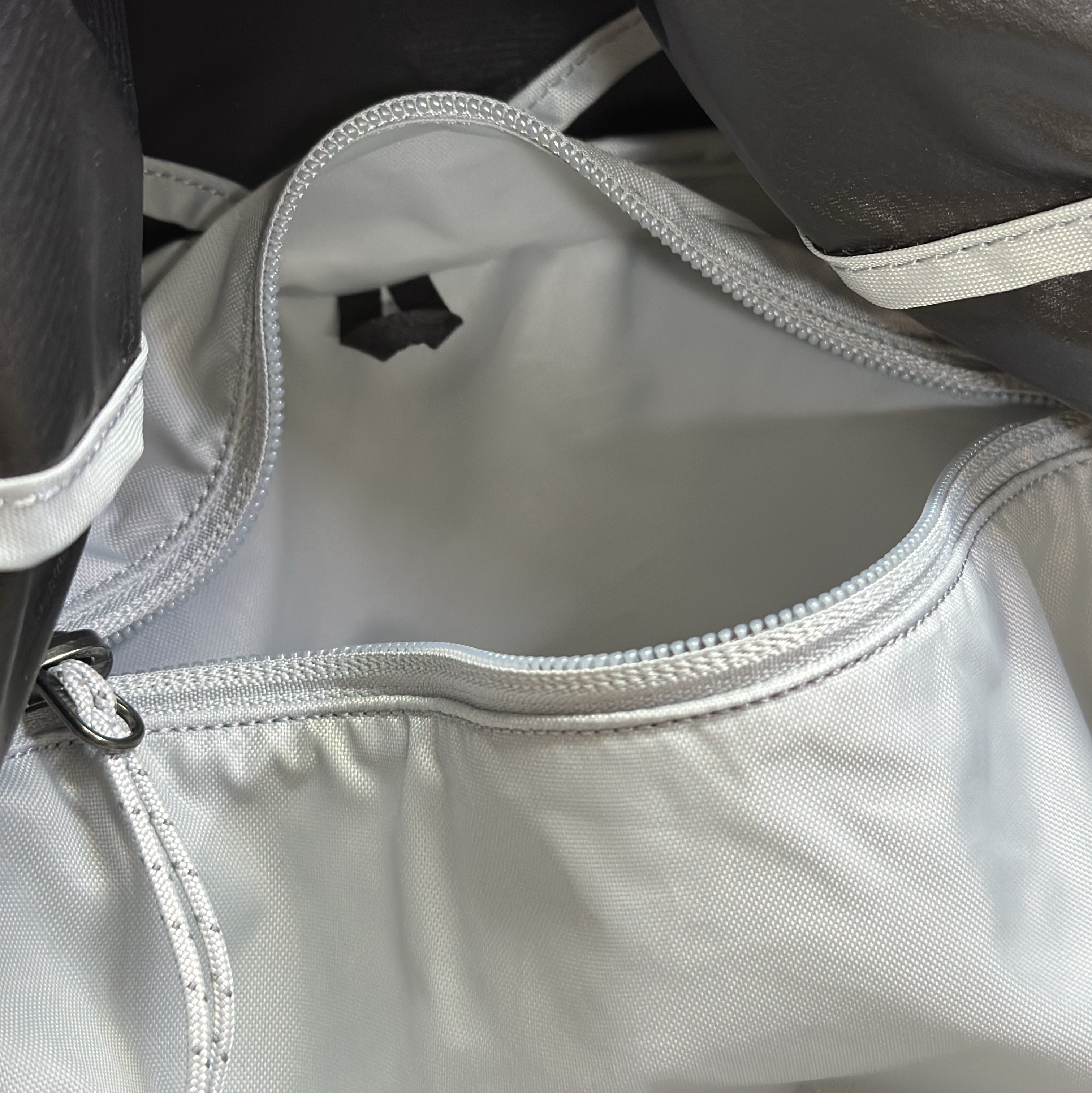 Arc'teryx Heliad 15 Backpack Black 착용 스타일 - 3