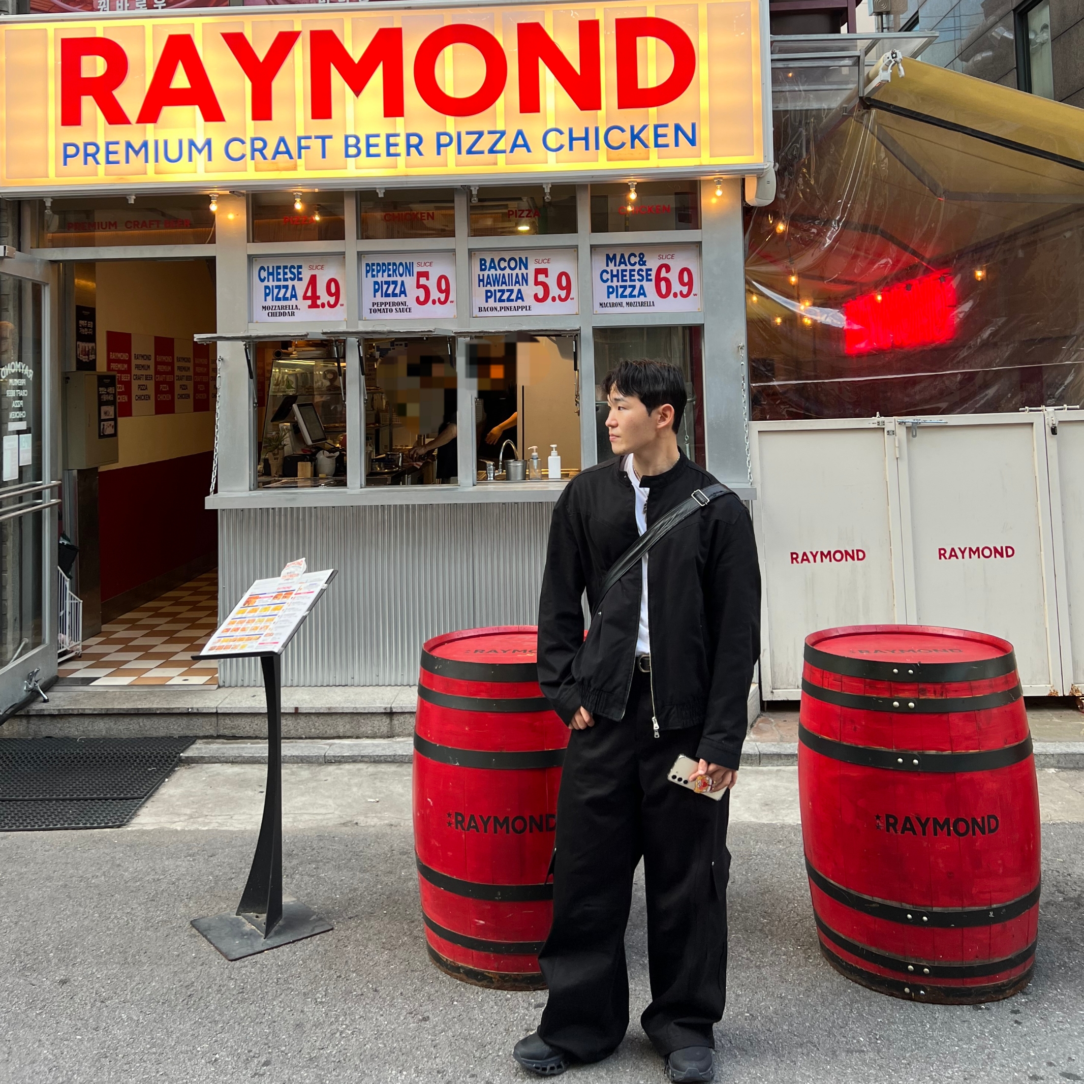 On Running x Post Archive Faction (Paf) Cloudmonster 2 Black Magnet, DIVEIN Jumbo Cargo Pants Black 착용 스타일 - 1