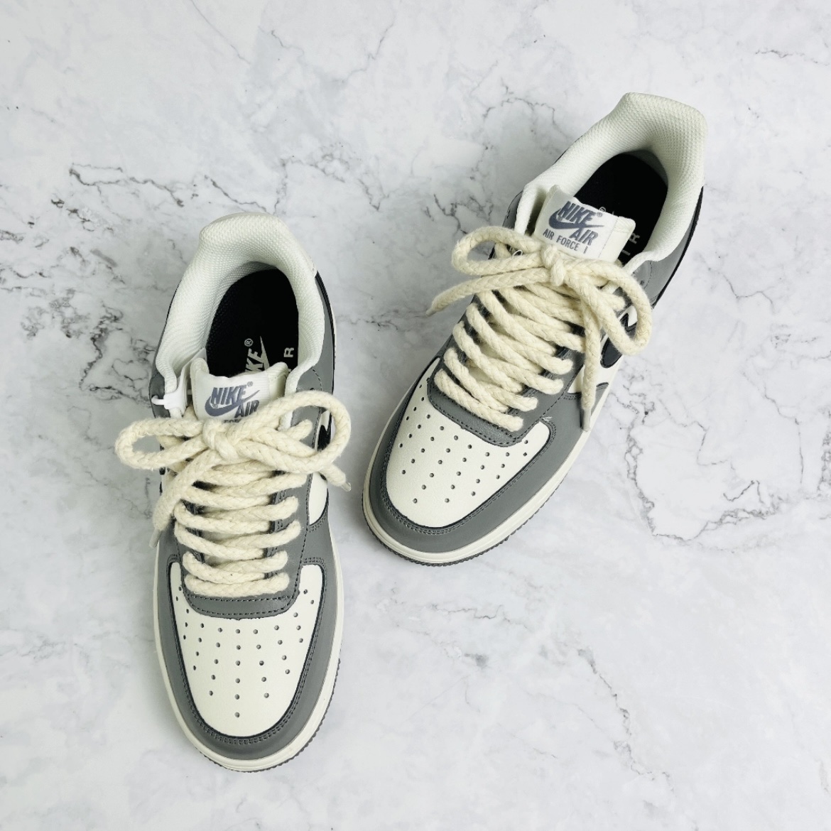 Nike Air Force 1 Low Grey Sail 착용 스타일 - 1