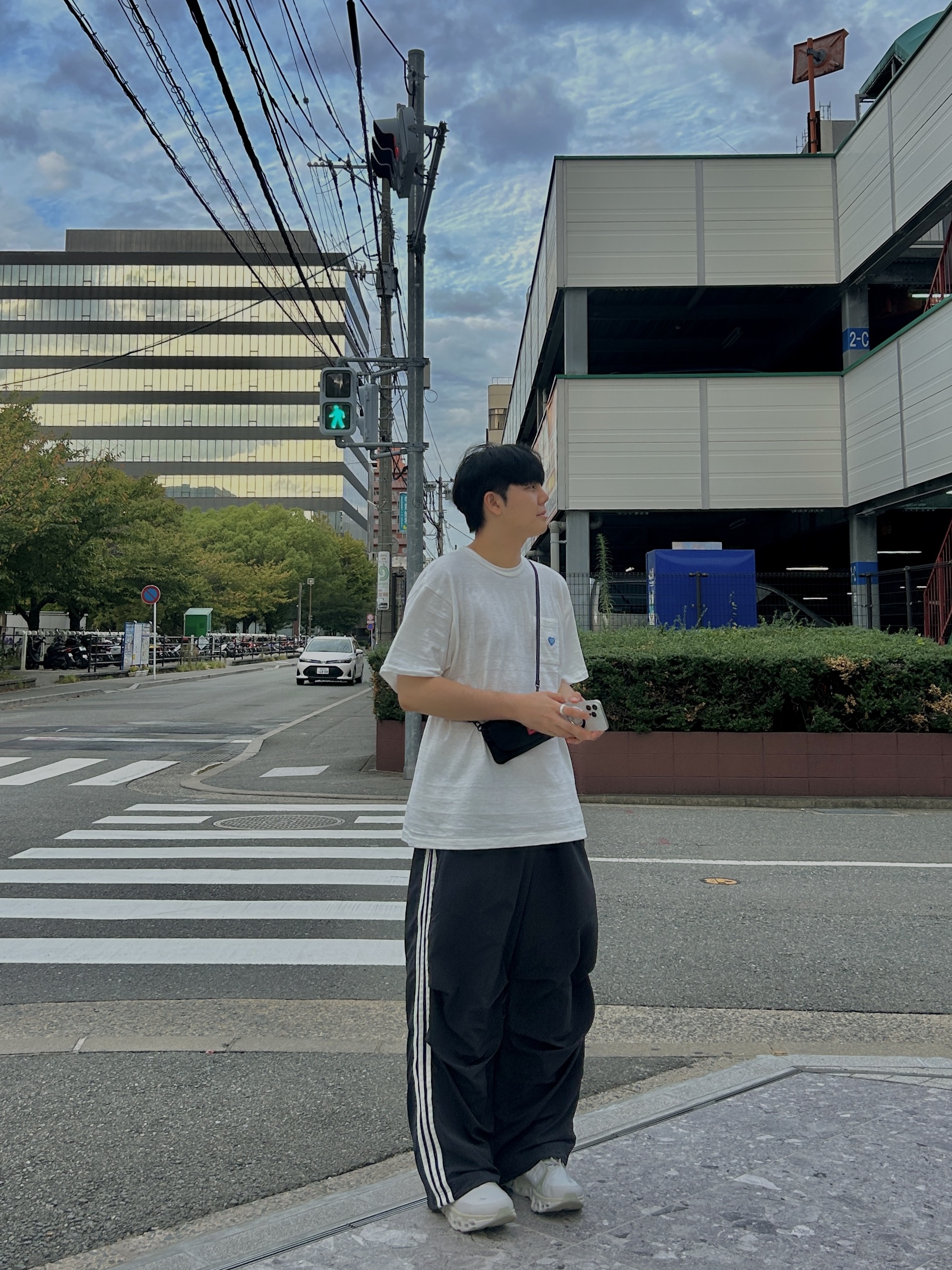 On Running x Post Archive Faction (Paf) Cloudmonster 2 Moondust Chalk 착용 스타일