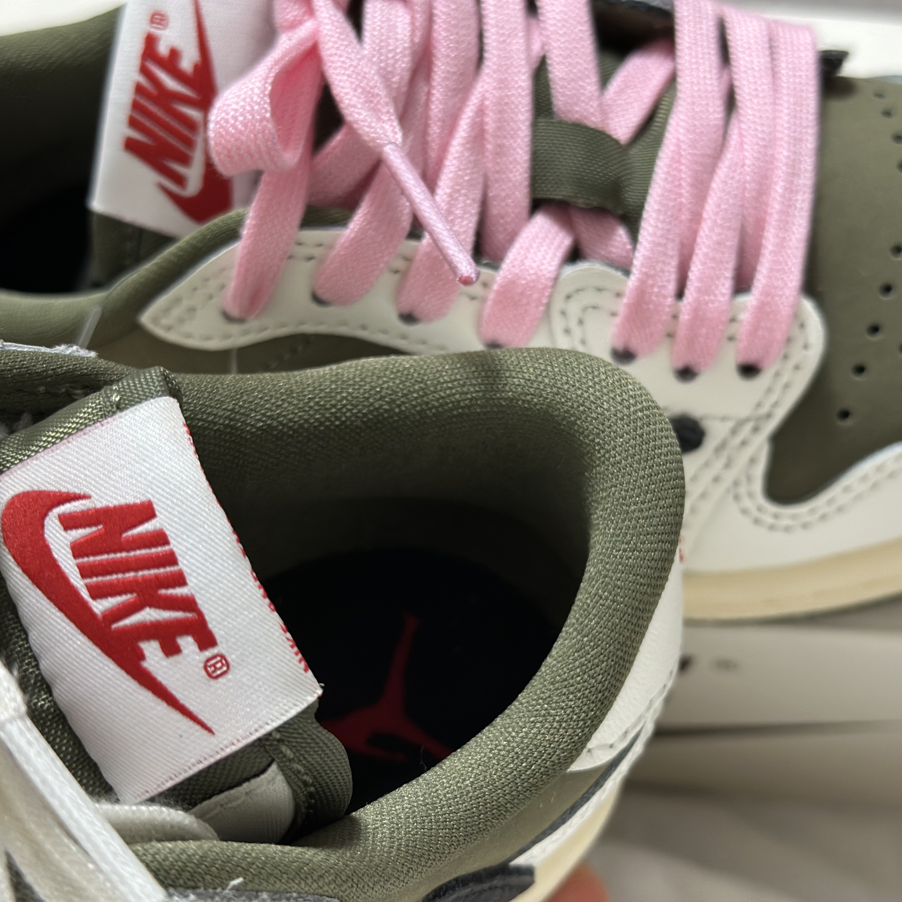 (PS) Jordan 1 x Travis Scott Retro Low OG SP Reverse Olive 착용 스타일 - 6