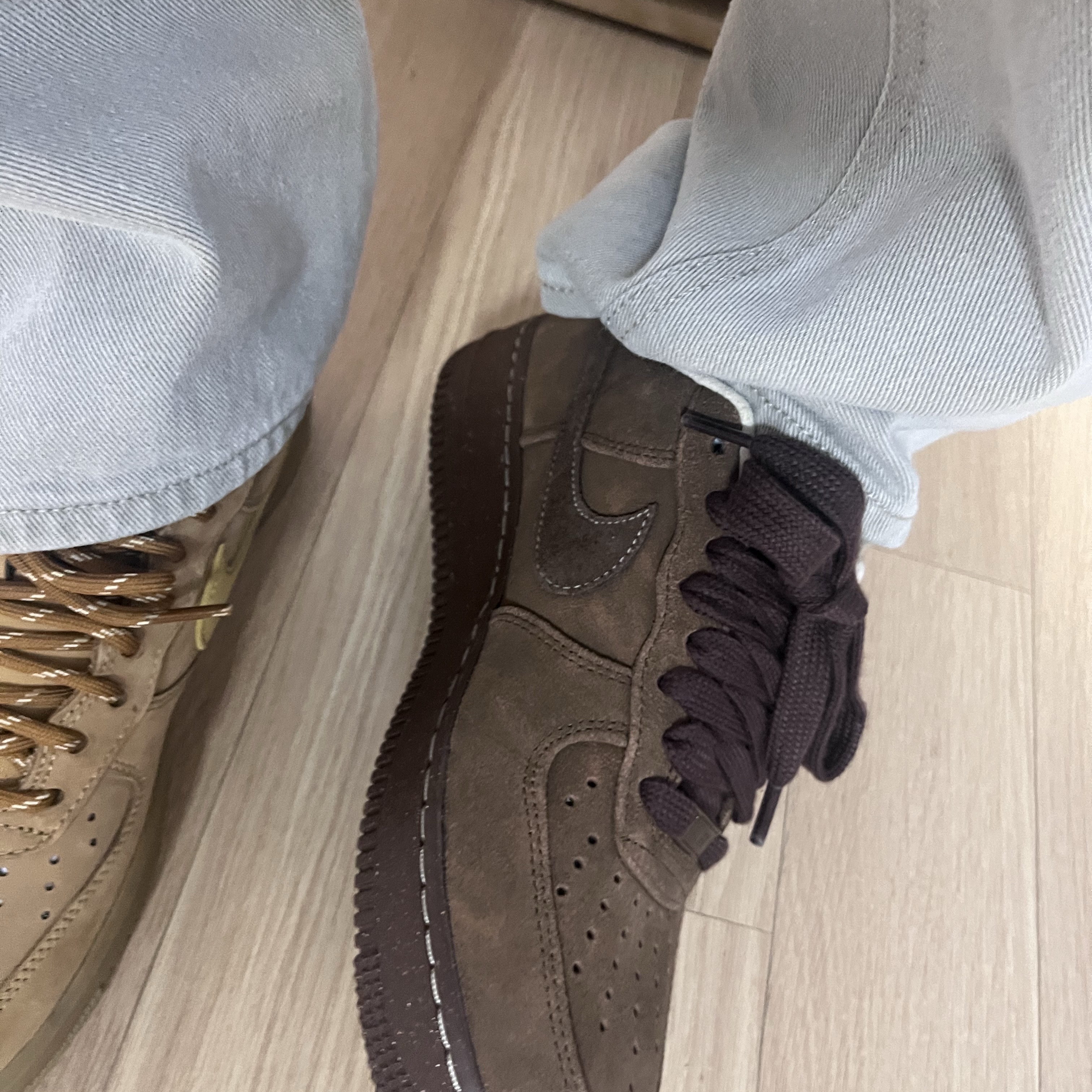 (W) Nike Air Force 1 '07 Cacao Wow, (W) Nike Air Force 1 '07 WB Flax Wheat 착용 스타일 - 1