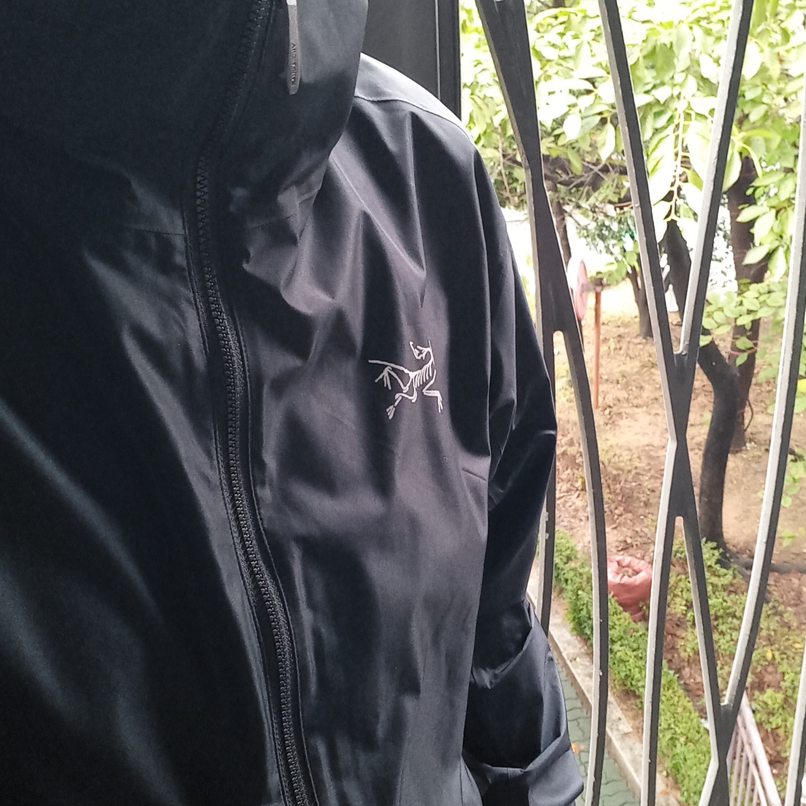 Arc'teryx Solano Hoody Black 착용 스타일 - 5
