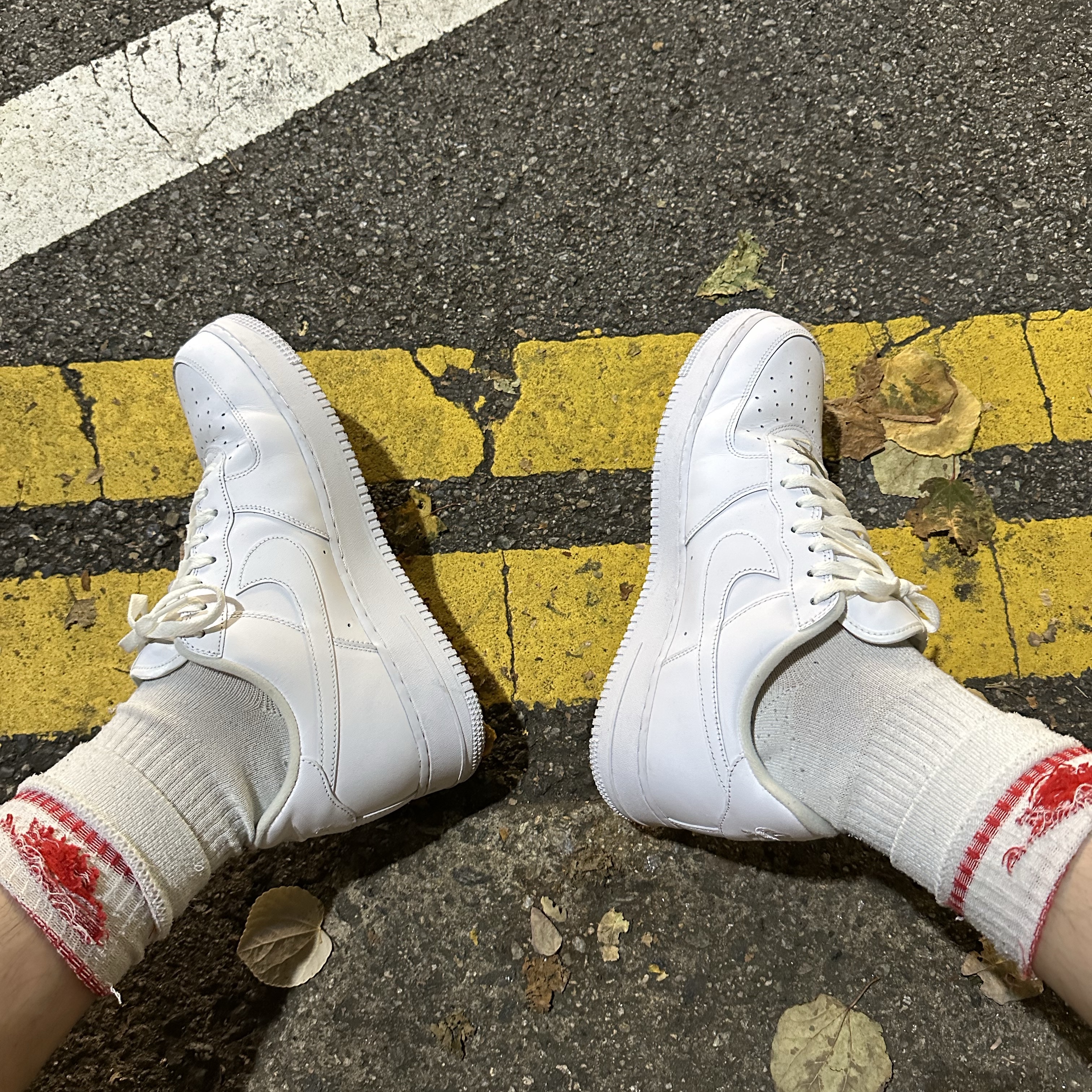 Nike x Supreme Air Force 1 Low White 착용 스타일 - 2