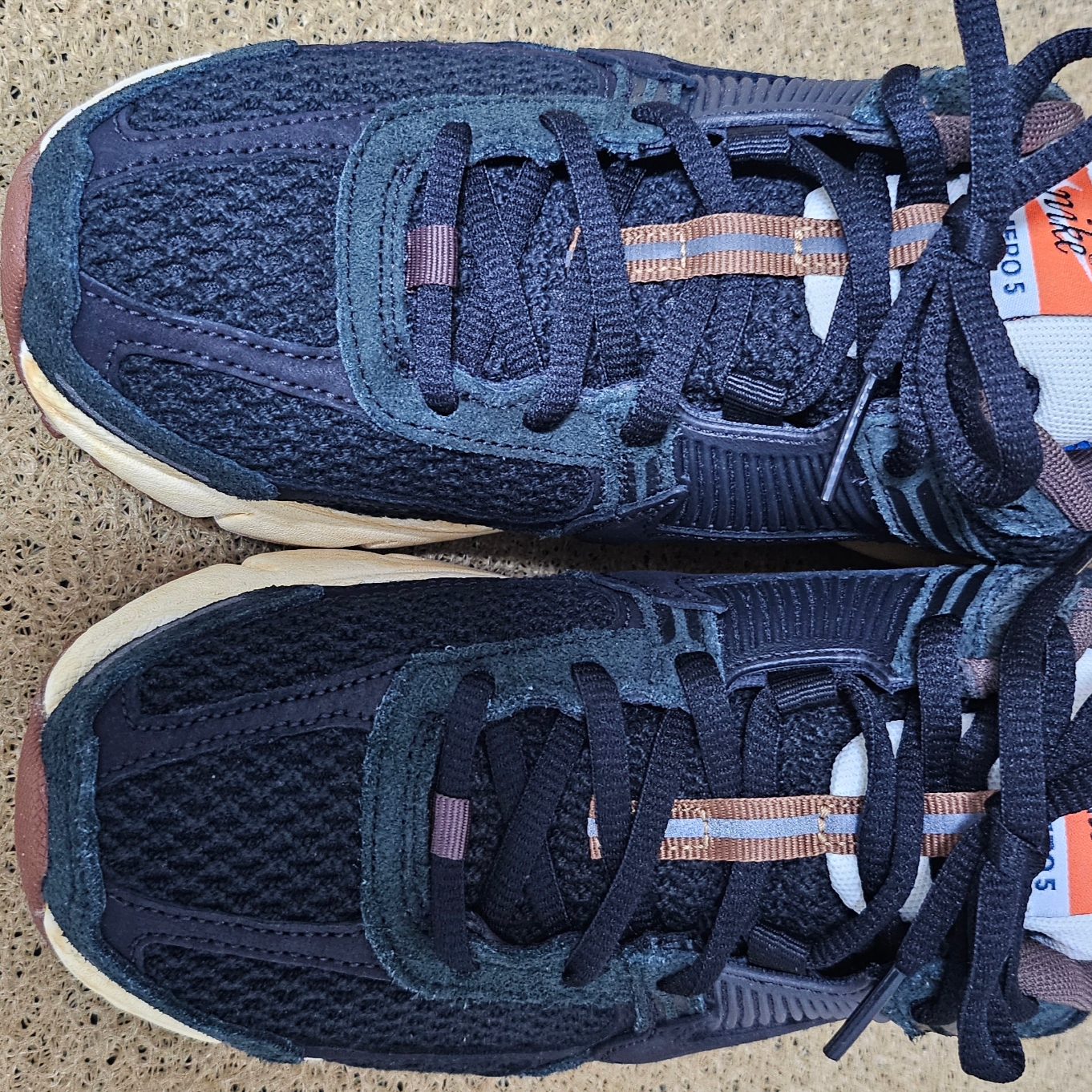 (W) Nike Zoom Vomero 5 Black 착용 스타일